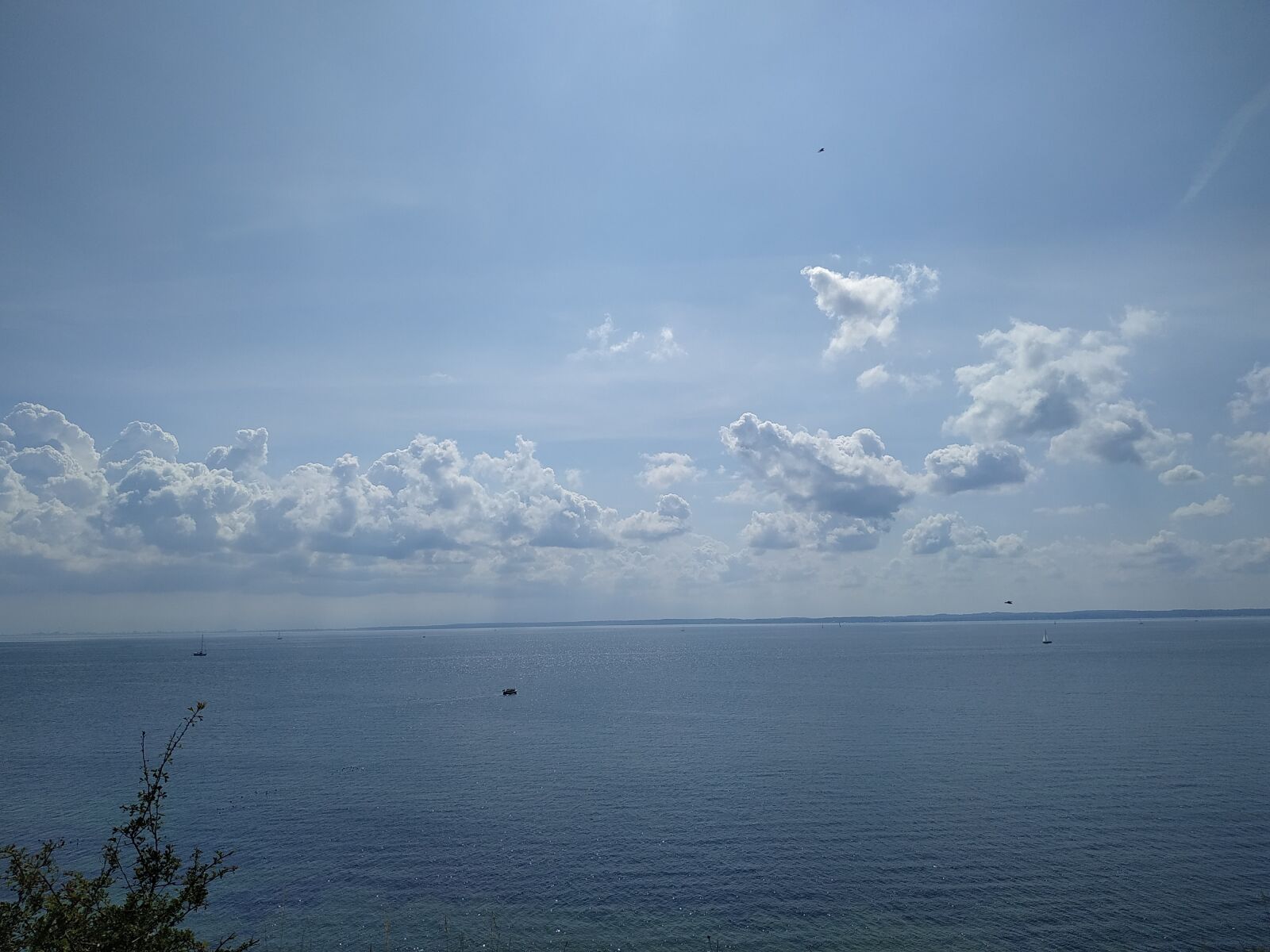 Xiaomi Redmi Note 6 Pro sample photo. Sky, blue, sea photography