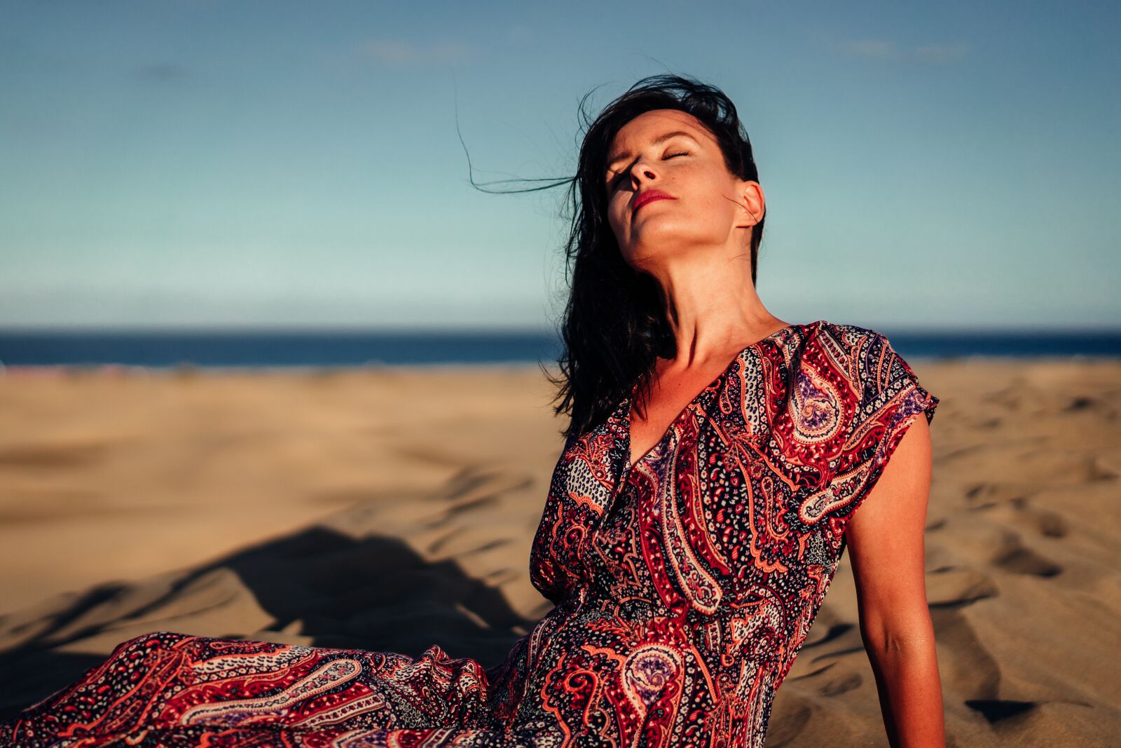Sony a7 II + Sony Sonnar T* FE 55mm F1.8 ZA sample photo. Woman, spain, spanish photography