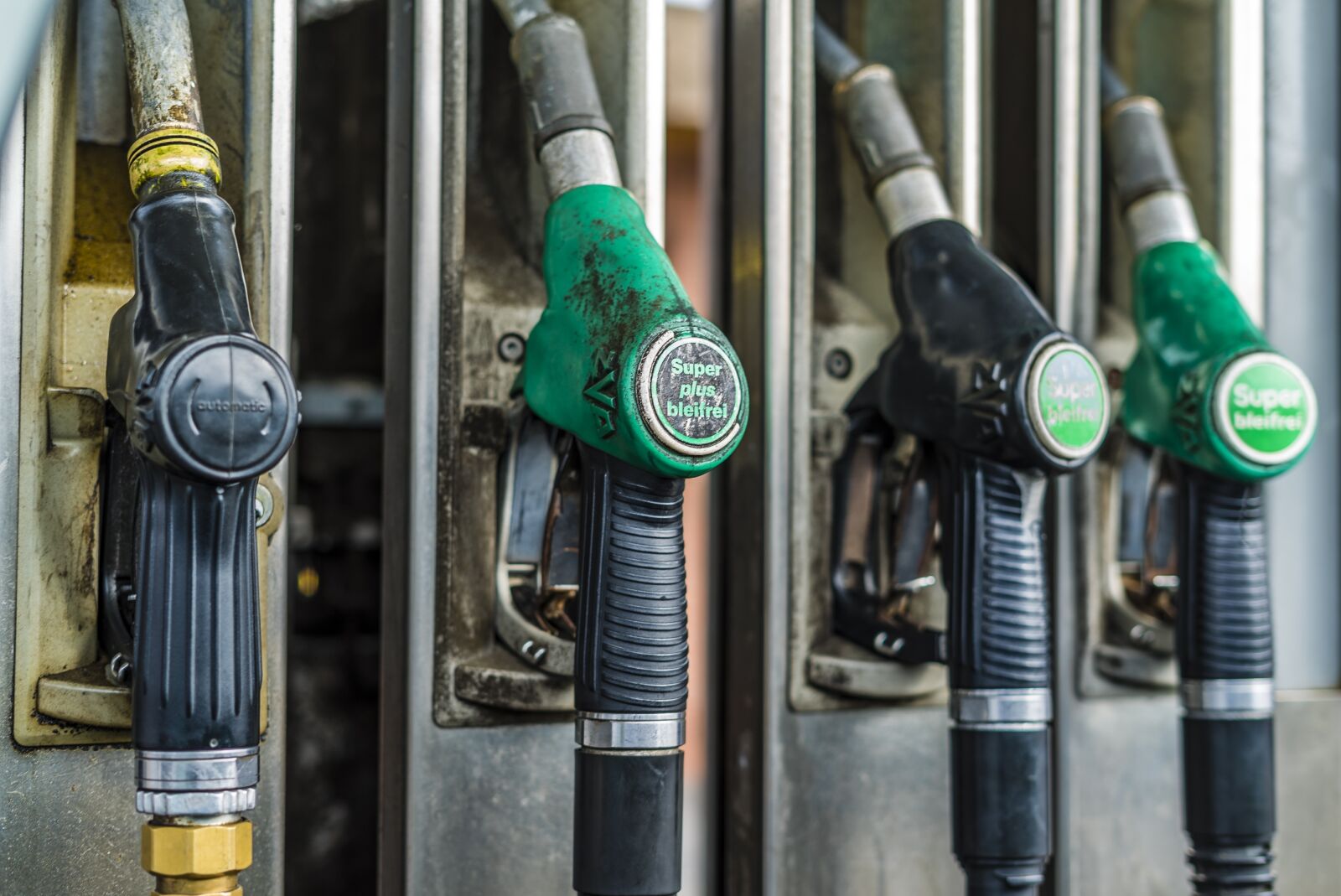 Sony a7S II + Sony FE 50mm F1.8 sample photo. Petrol stations, gas pump photography