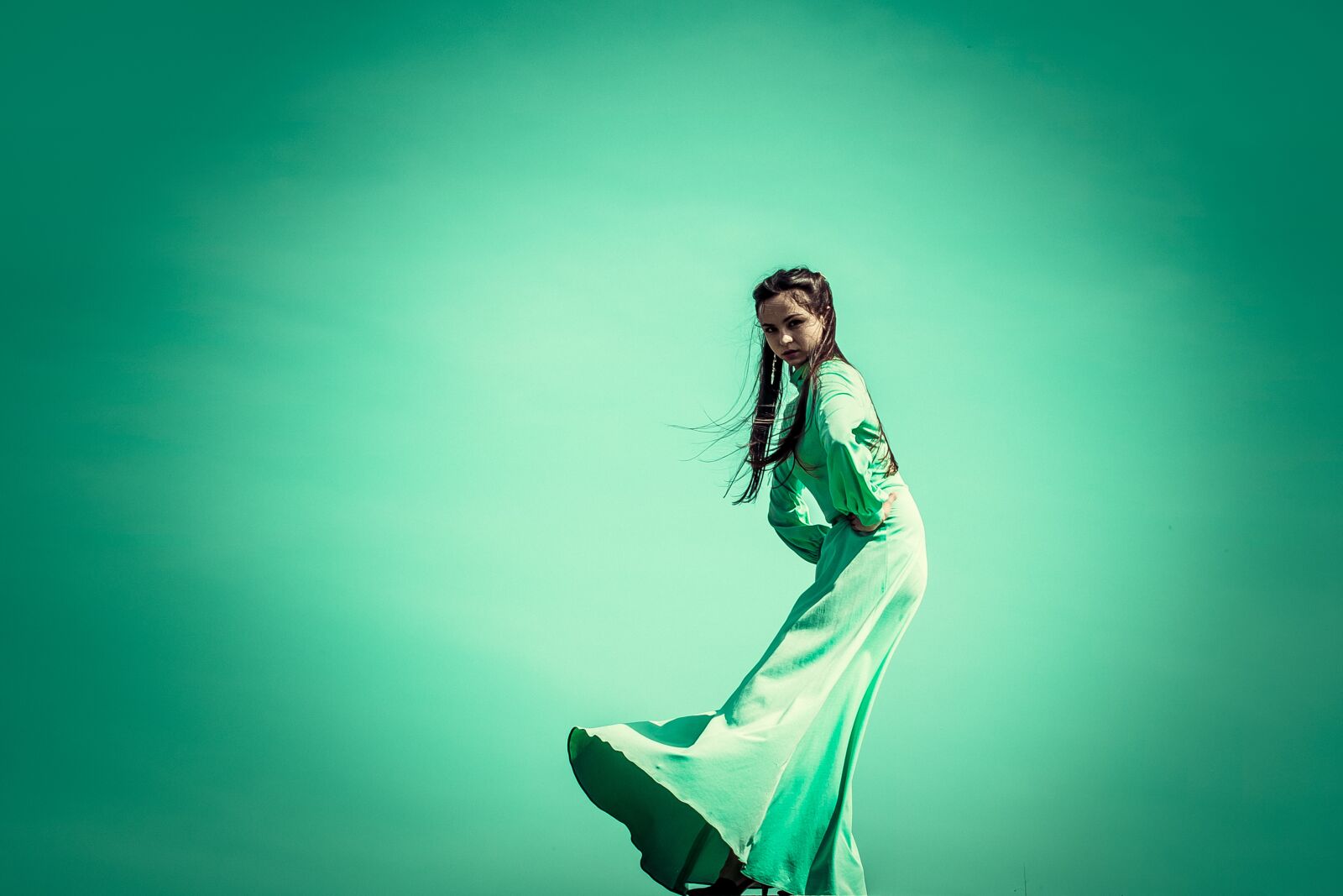 Canon EOS 60D sample photo. Green, dress, on the photography