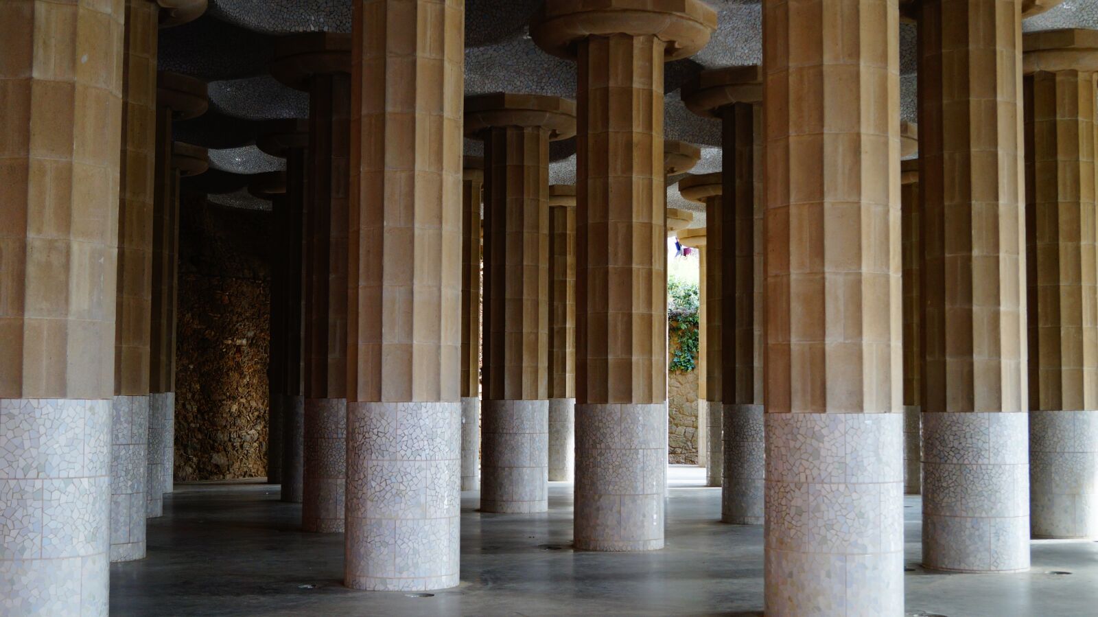 Sony DT 18-55mm F3.5-5.6 SAM II sample photo. Spain, barcelona, antoni gaudi photography