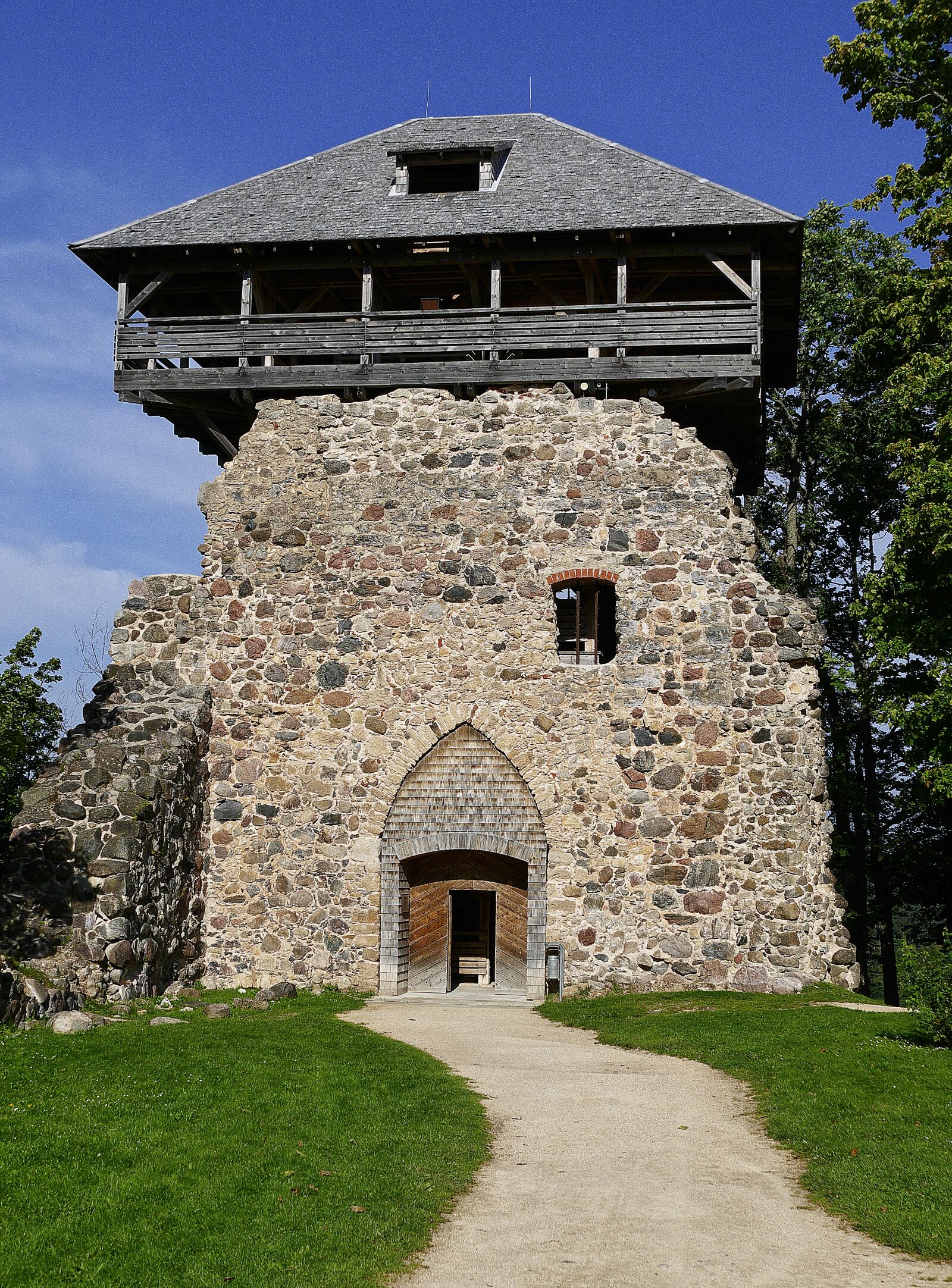 Panasonic Lumix DMC-FZ1000 sample photo. Castle, ruin, tower photography