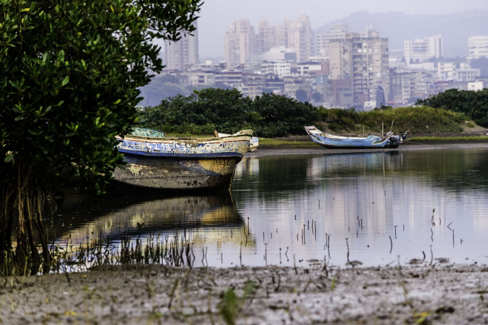 Nikon D5500 sample photo. River, boat, reflection photography