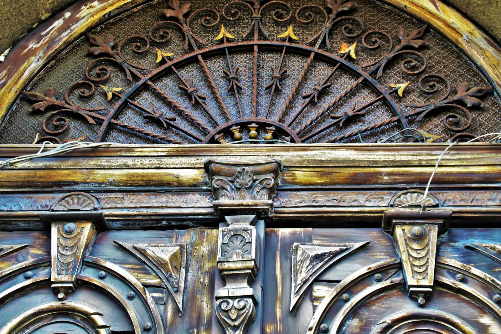 Canon EOS 80D sample photo. The door, old, antique photography