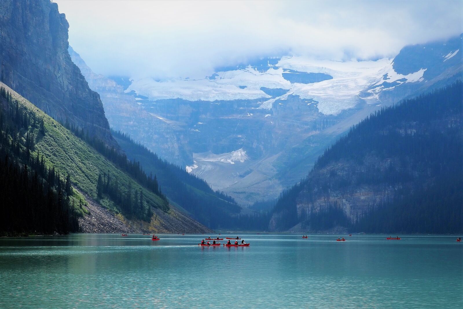 Olympus OM-D E-M10 III sample photo. Lake louise, alberta, canada photography
