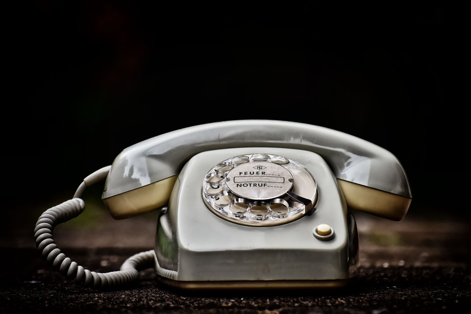 Nikon D7200 sample photo. Old phone, 60s, 70s photography