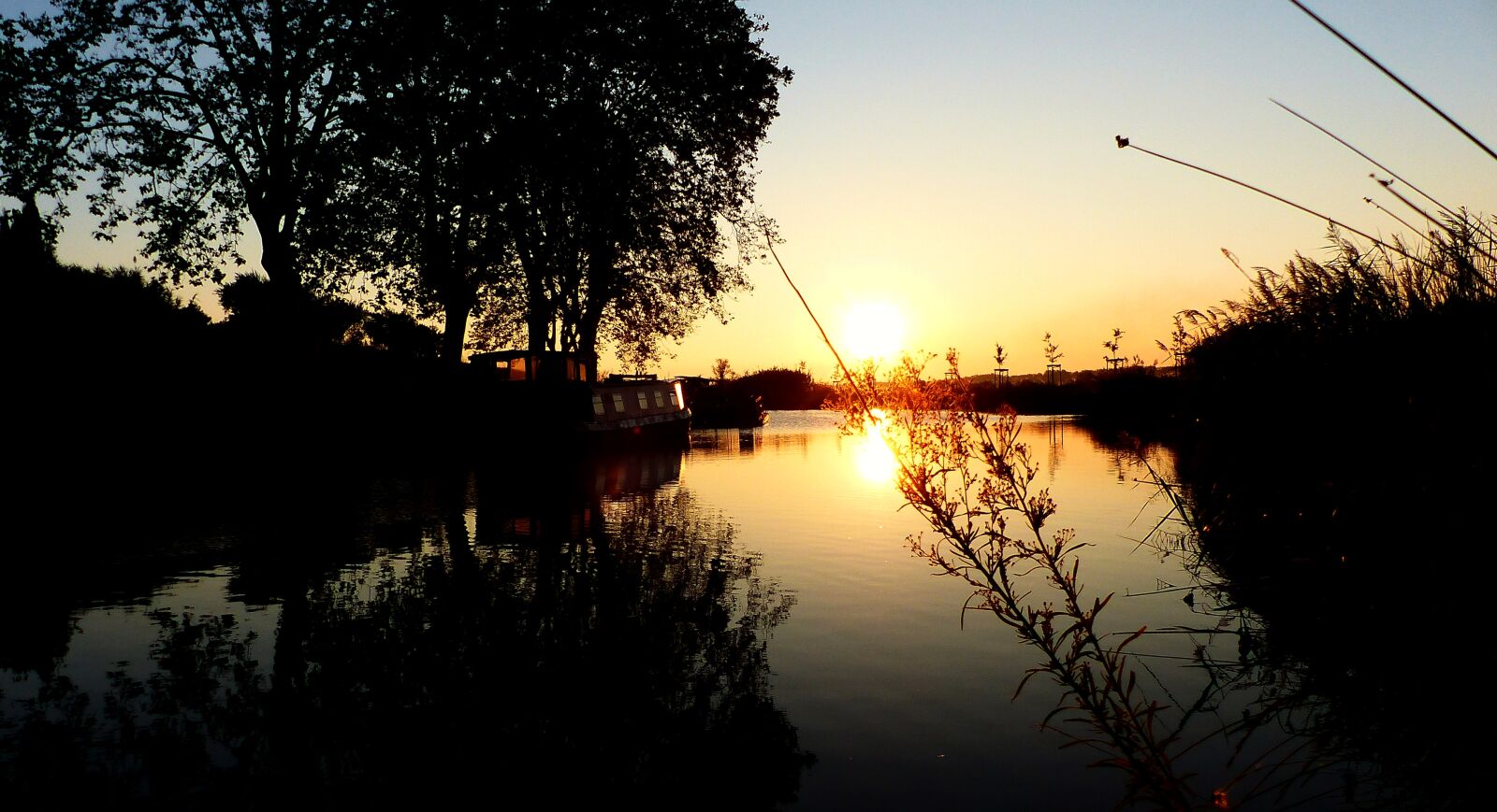 Panasonic Lumix DMC-FZ200 sample photo. Sunrise, canal du midi photography
