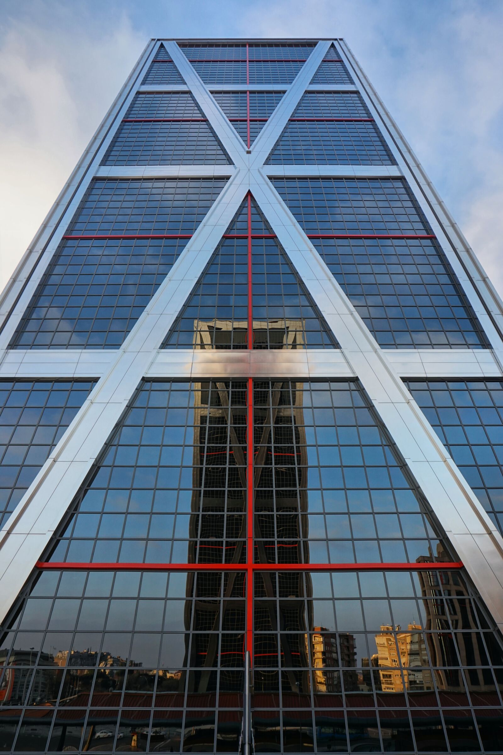 Sony E 16-50mm F3.5-5.6 PZ OSS sample photo. Madridt, torres kio, tower photography