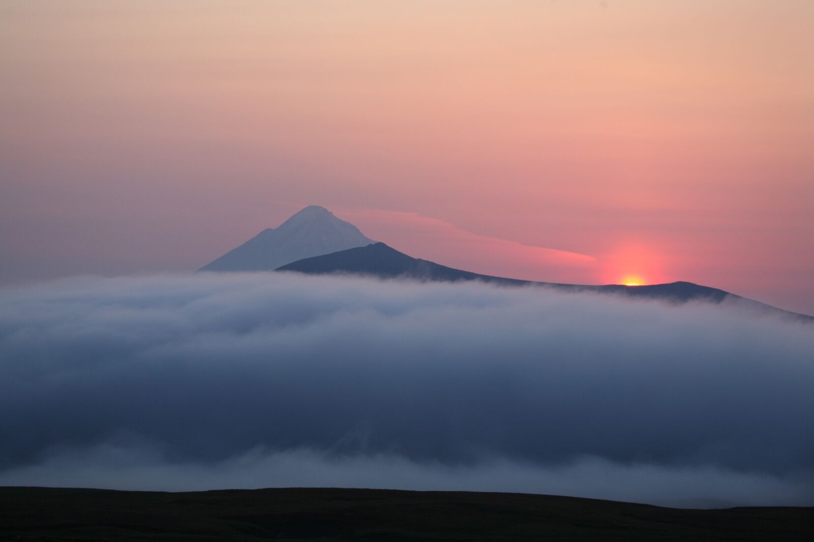Canon EOS 5D sample photo. Volcano, sunset, evening photography