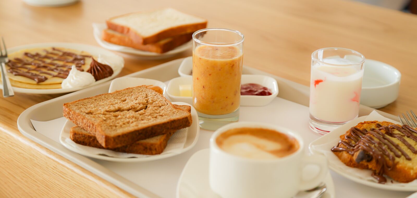 Canon EF 24-105mm F4L IS USM sample photo. Breakfast, cake, coffee photography