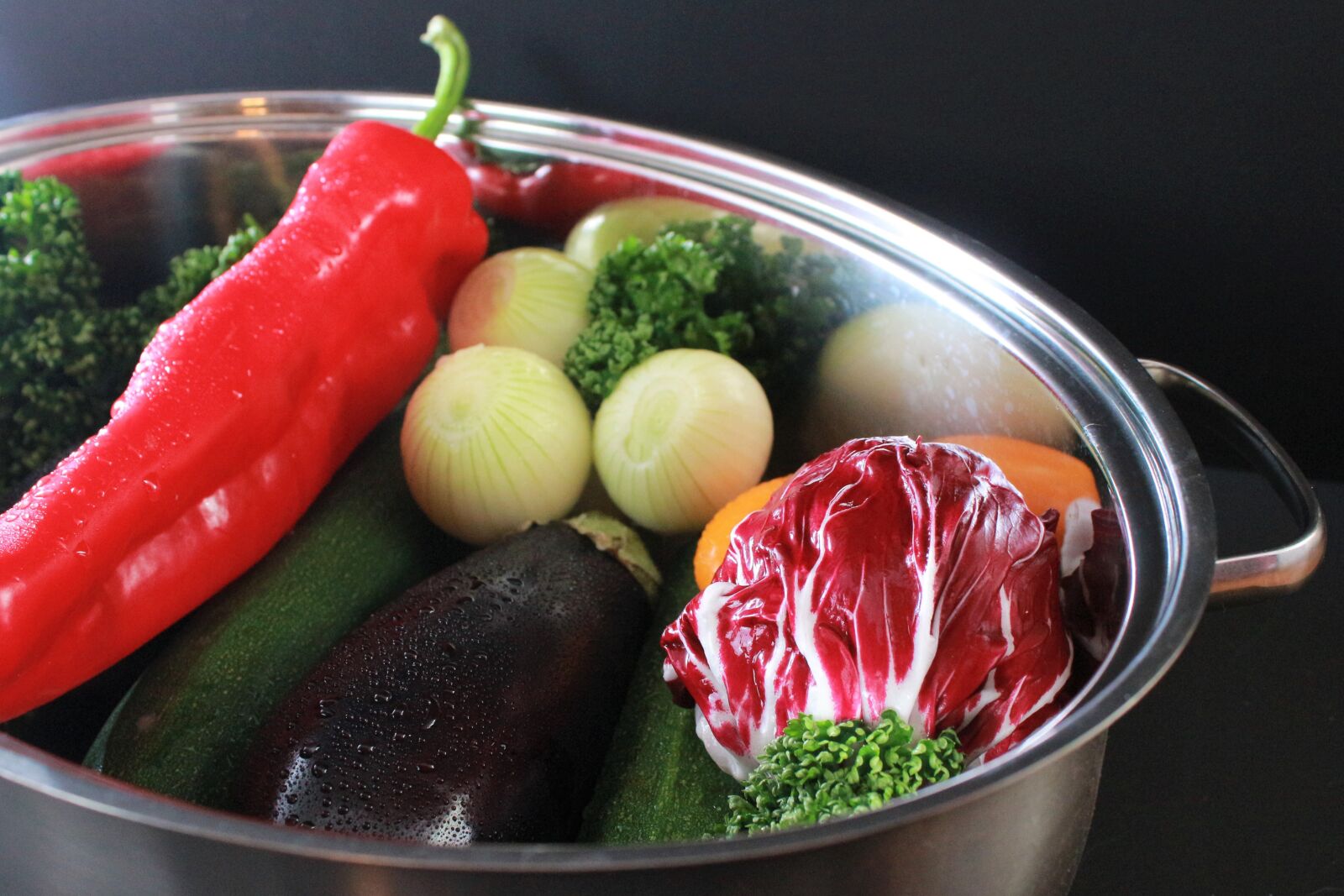 Canon EOS 700D (EOS Rebel T5i / EOS Kiss X7i) + Canon EF-S 18-55mm F3.5-5.6 IS sample photo. Eggplant, zucchini, onion photography