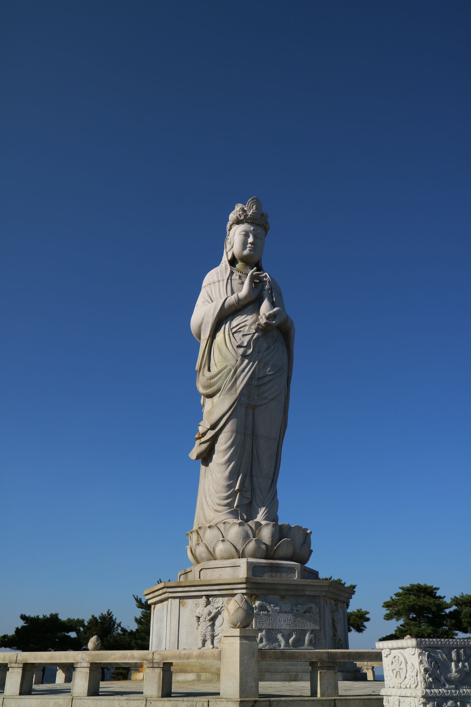 Canon EOS M3 + Canon EF-M 15-45mm F3.5-6.3 IS STM sample photo. Naksansa, guan yin, buddha photography