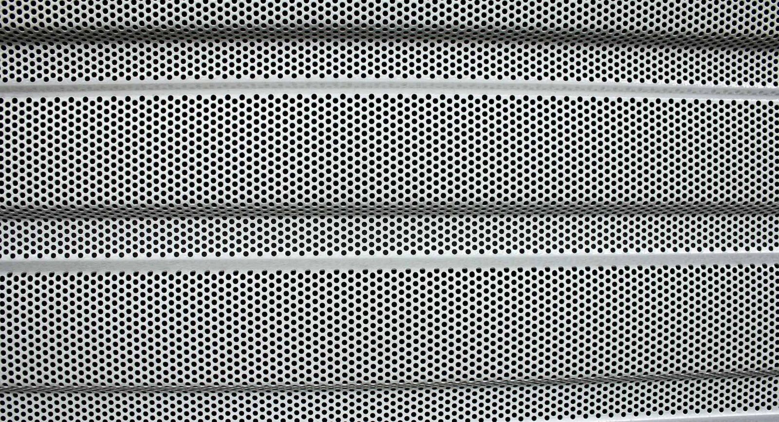 Canon EOS 550D (EOS Rebel T2i / EOS Kiss X4) sample photo. Surface, texture, metal, white photography
