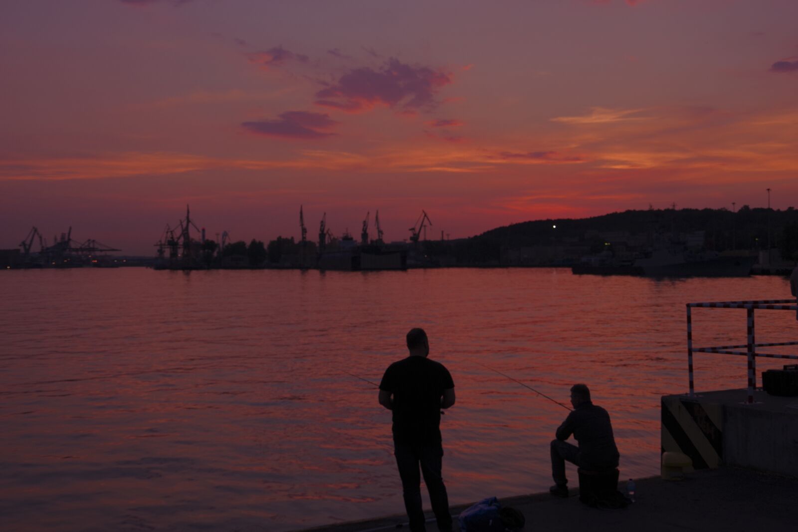 Pentax K-70 sample photo. Sunset, shipyard, sea photography