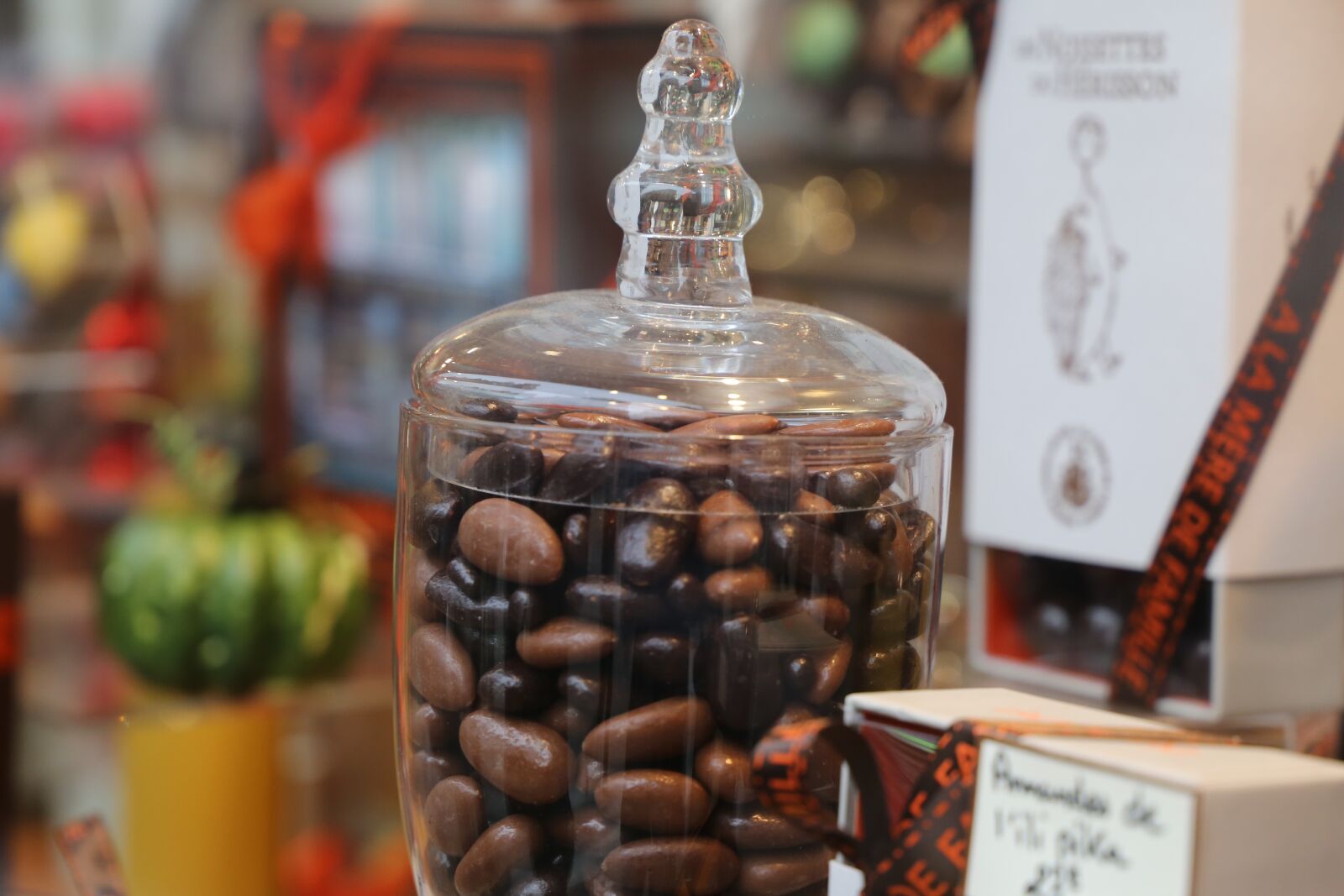Canon EF 24-105mm F3.5-5.6 IS STM sample photo. Chocolate, buy, shop photography