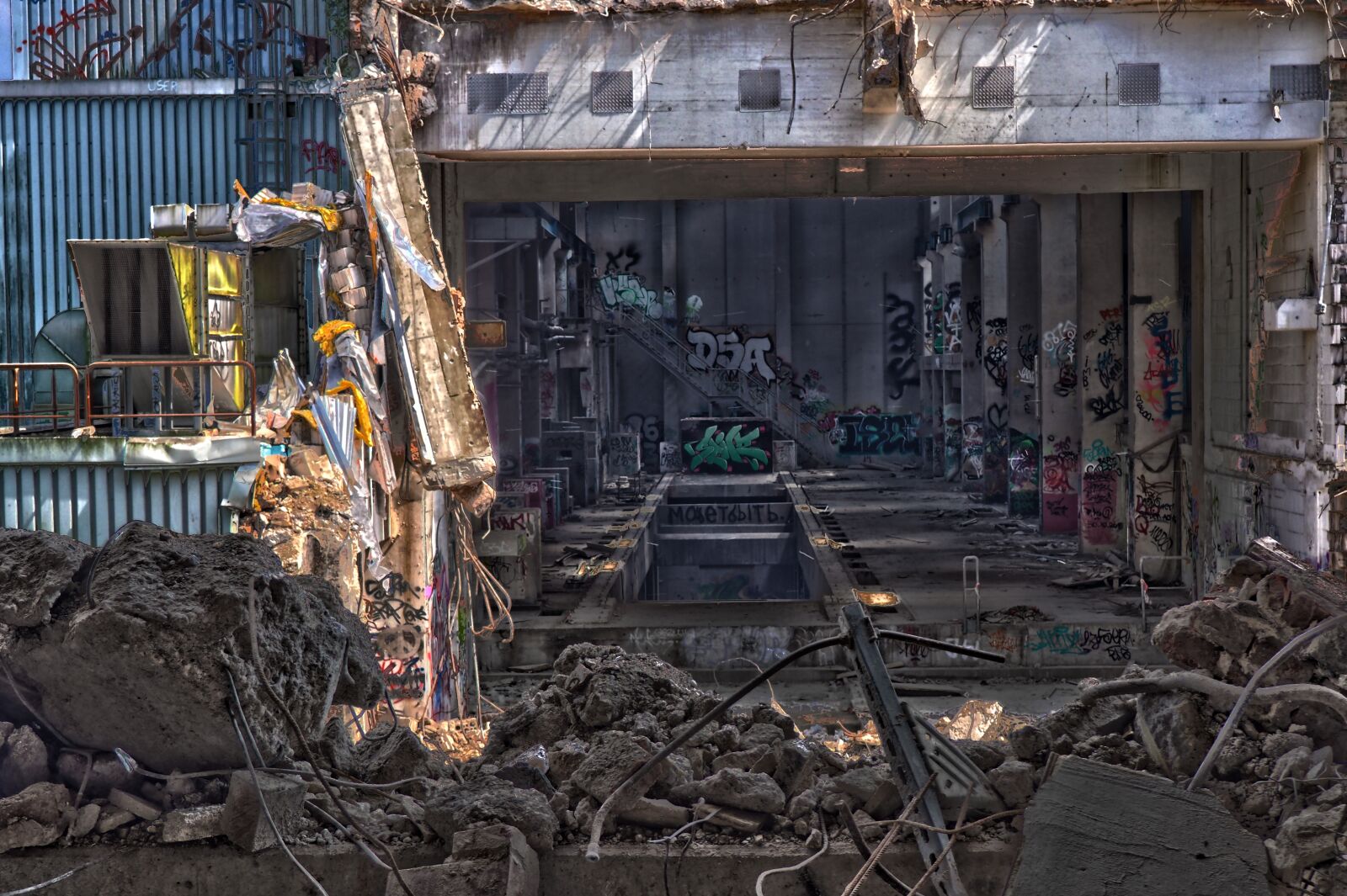 Olympus OM-D E-M10 sample photo. Lost places, factory, old photography