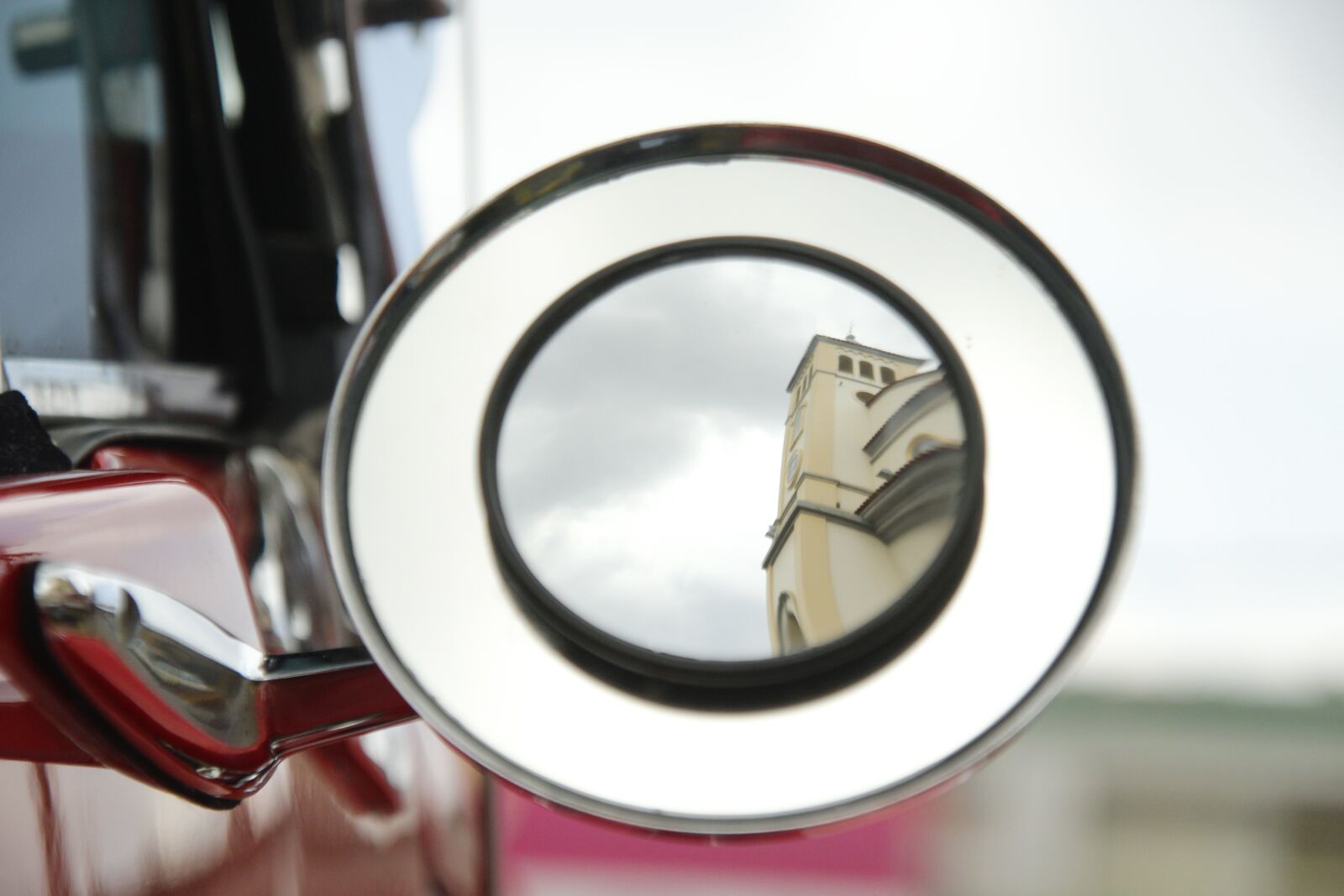 Canon EOS 1200D (EOS Rebel T5 / EOS Kiss X70 / EOS Hi) sample photo. Mirror, side mirror, car photography
