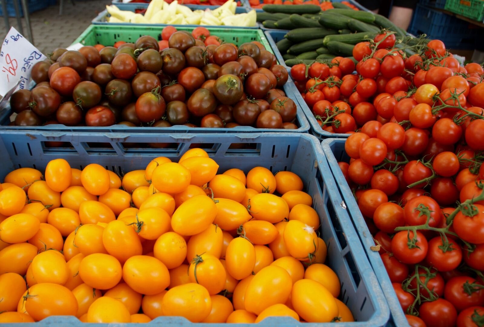 Sony SLT-A58 sample photo. Tomatoes, tomato, apples photography