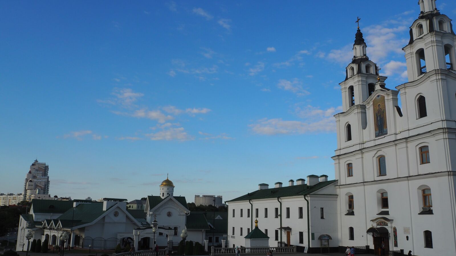 Olympus OM-D E-M10 sample photo. Minsk, church, belarus photography