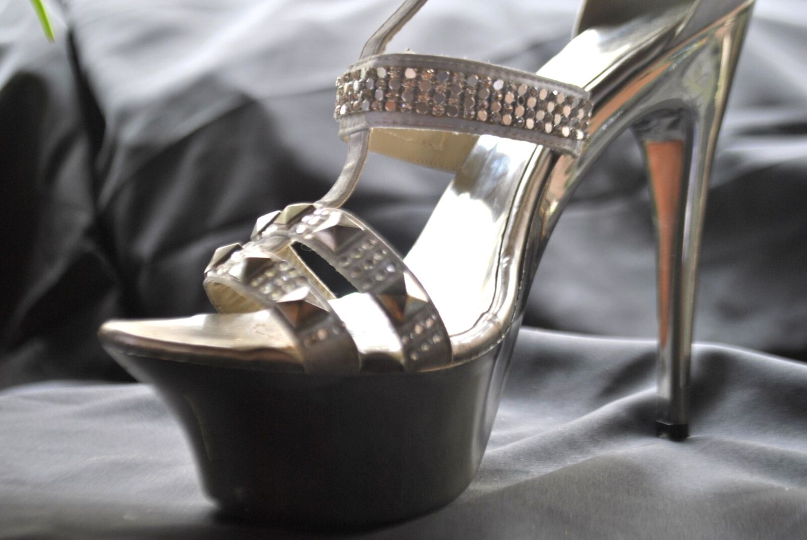 Nikon D3000 sample photo. Fashion, sandals, shoe, footwear photography