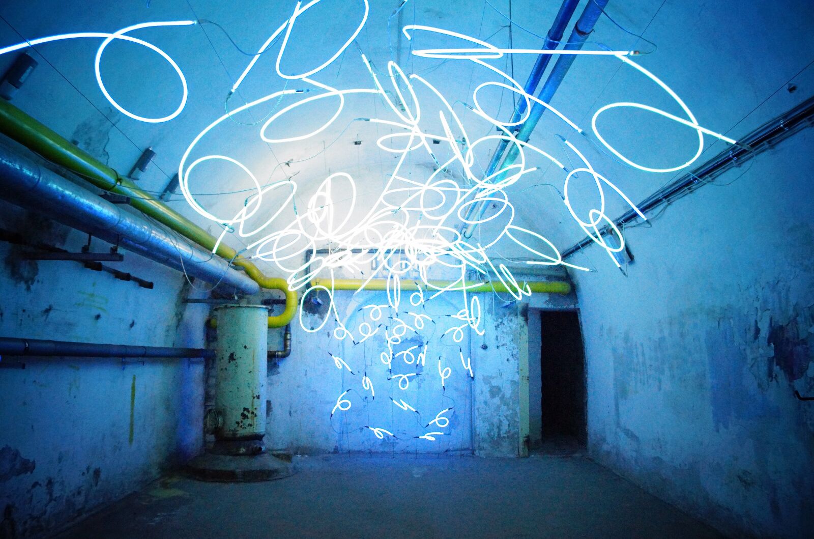 Sony DT 18-55mm F3.5-5.6 SAM II sample photo. Light art, museum, unna photography