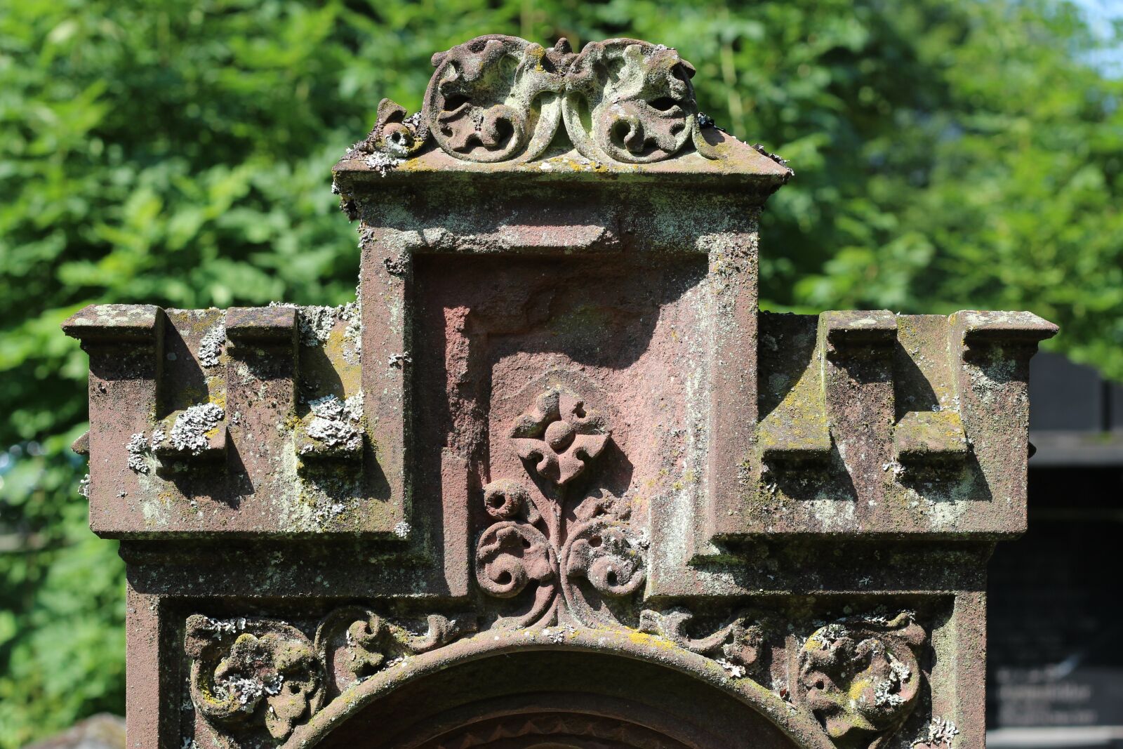 Canon EOS 1200D (EOS Rebel T5 / EOS Kiss X70 / EOS Hi) + Canon EF 50mm F1.8 STM sample photo. Jewish cemetery, tombstone, resting photography