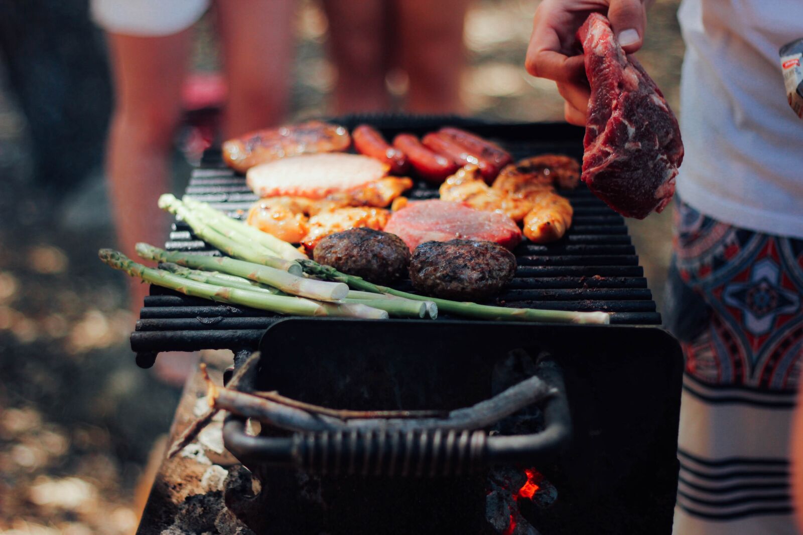 Canon EOS 60D + Canon EF 50mm F1.8 II sample photo. Asparagus, barbecue, bbq photography