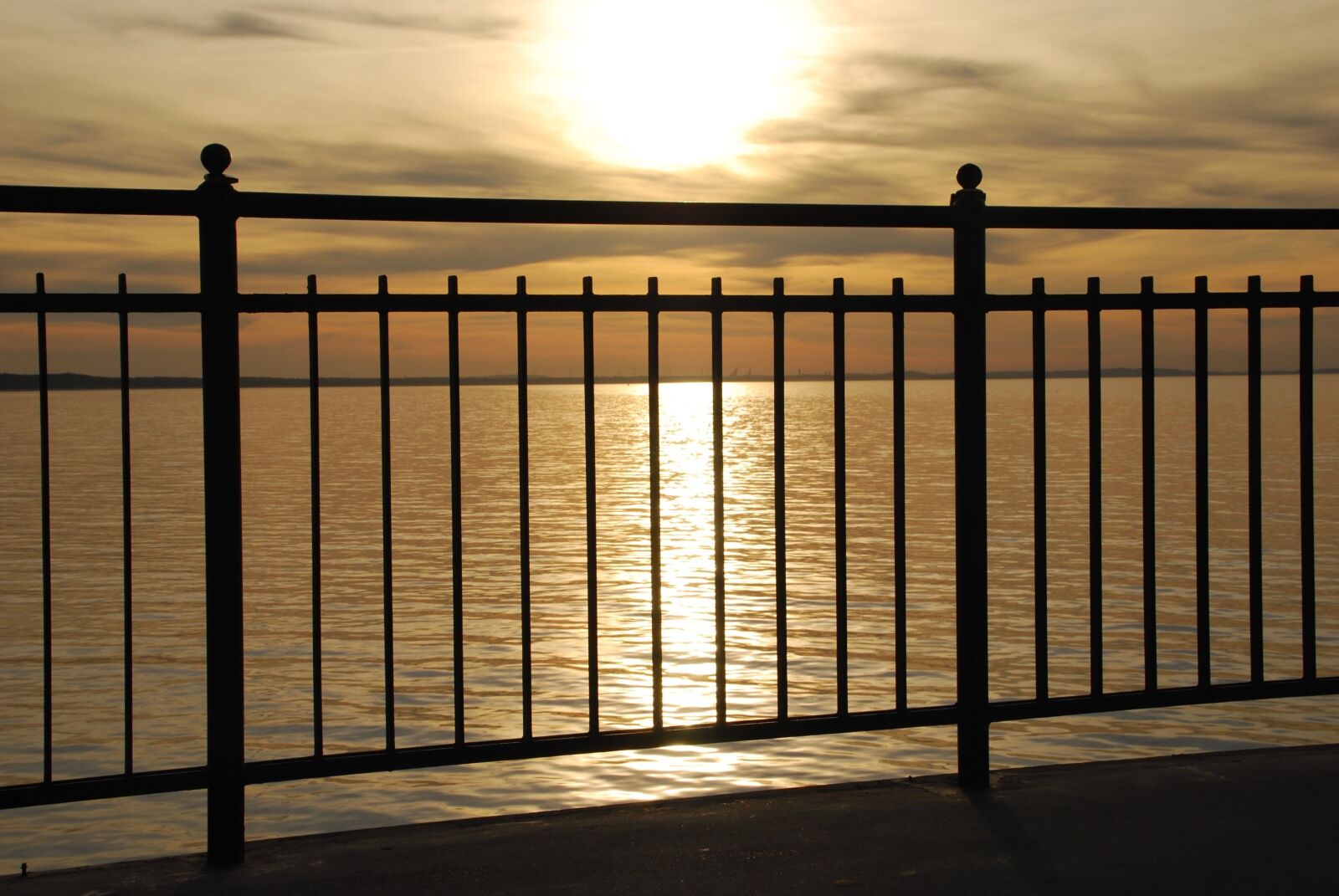 Nikon D60 sample photo. Baltic sea, fence, abendstimmung photography