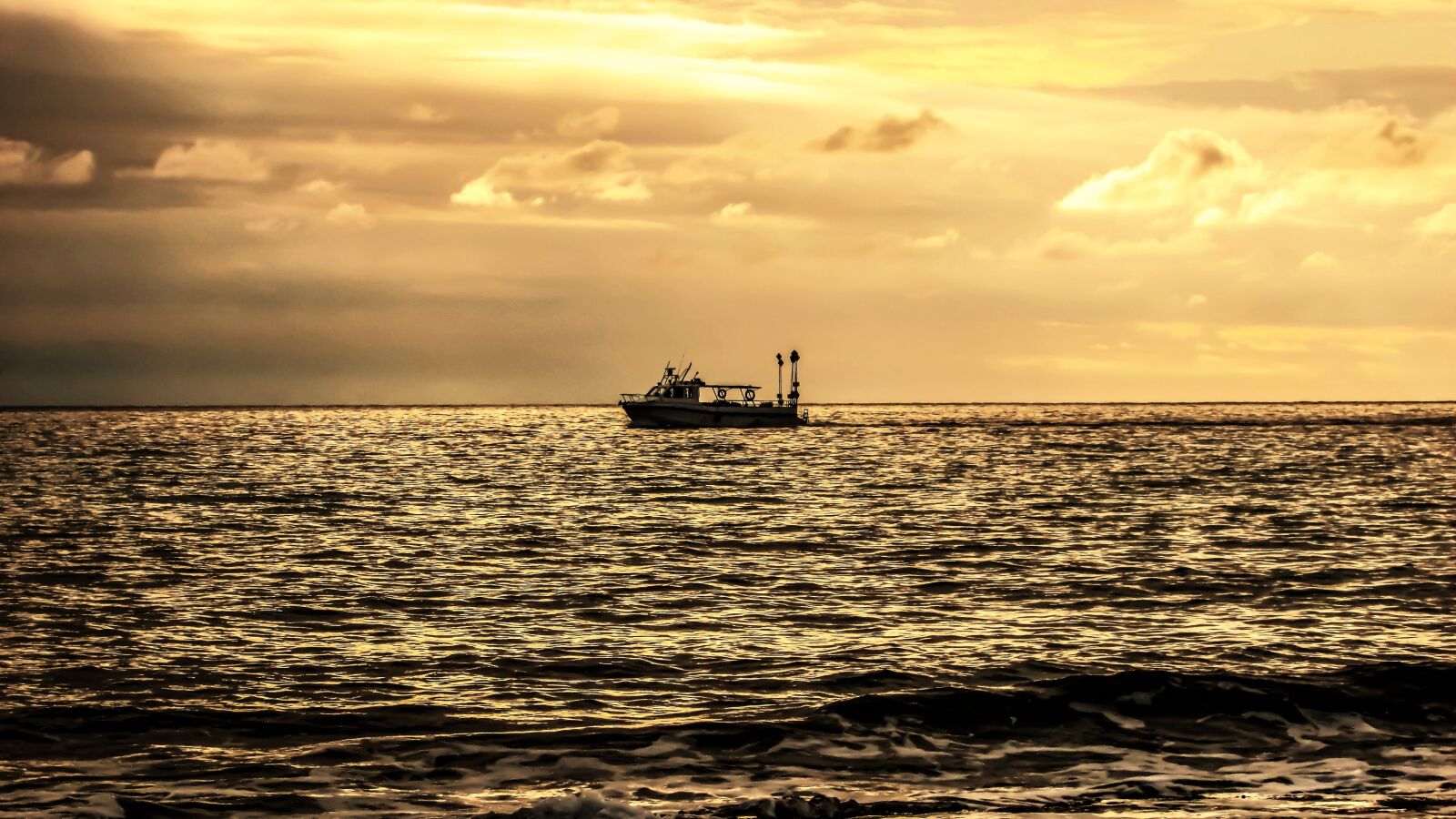 Canon PowerShot SX400 IS sample photo. Sunset, boat, sea photography