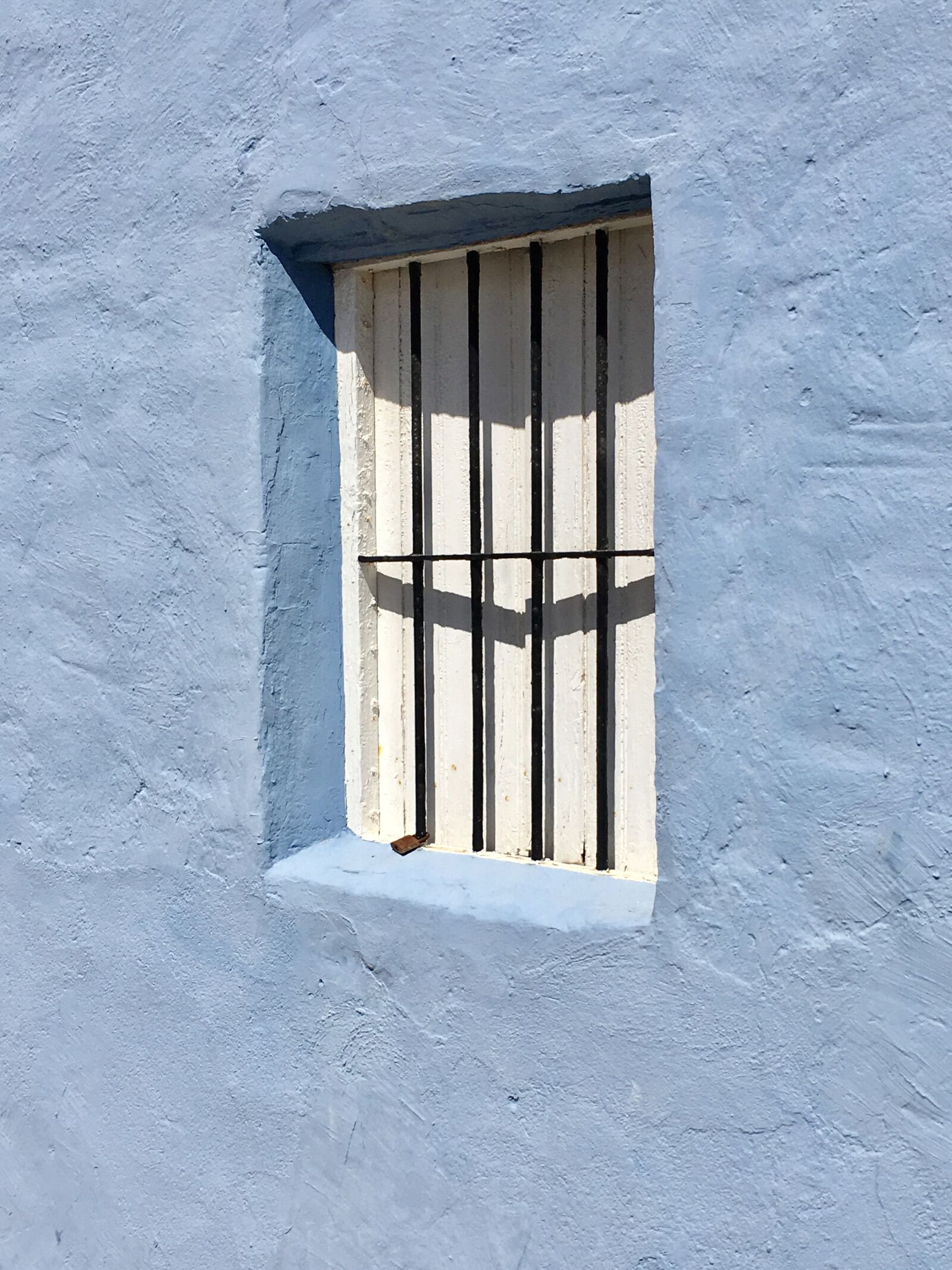 Apple iPad Pro sample photo. Blue, wall, window photography