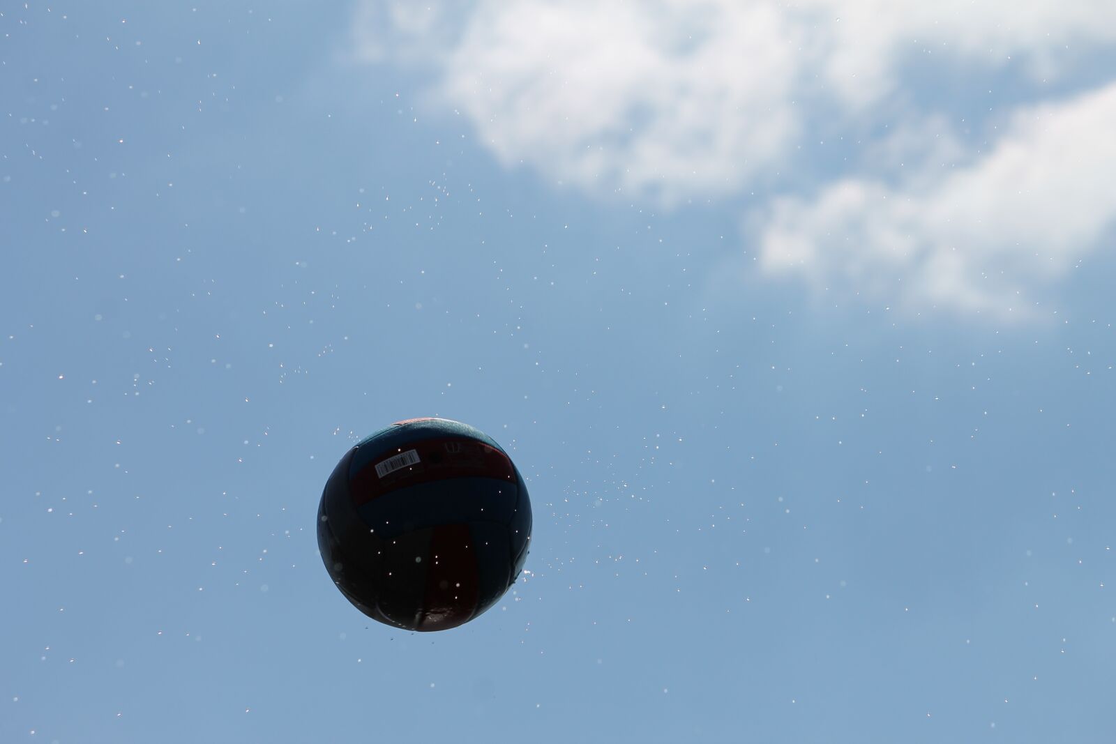 Canon EF-S 55-250mm F4-5.6 IS II sample photo. Ball, flying, moment photography