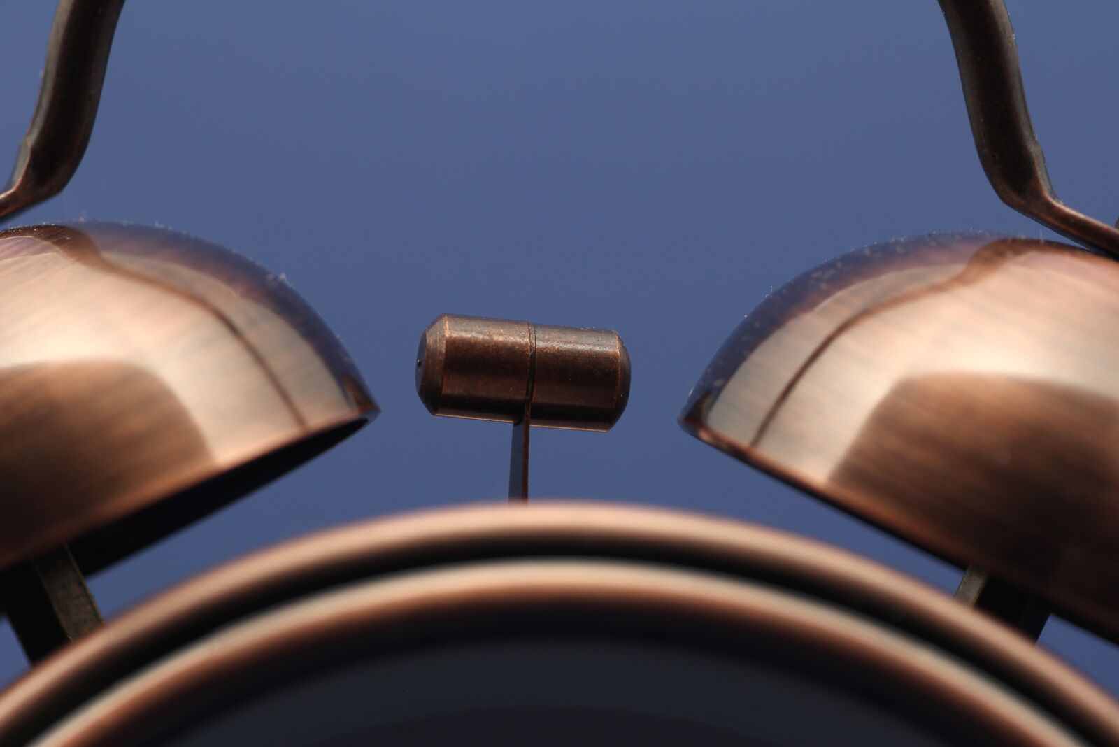 Canon EOS 60D sample photo. Alarm clock, hammer, bells photography