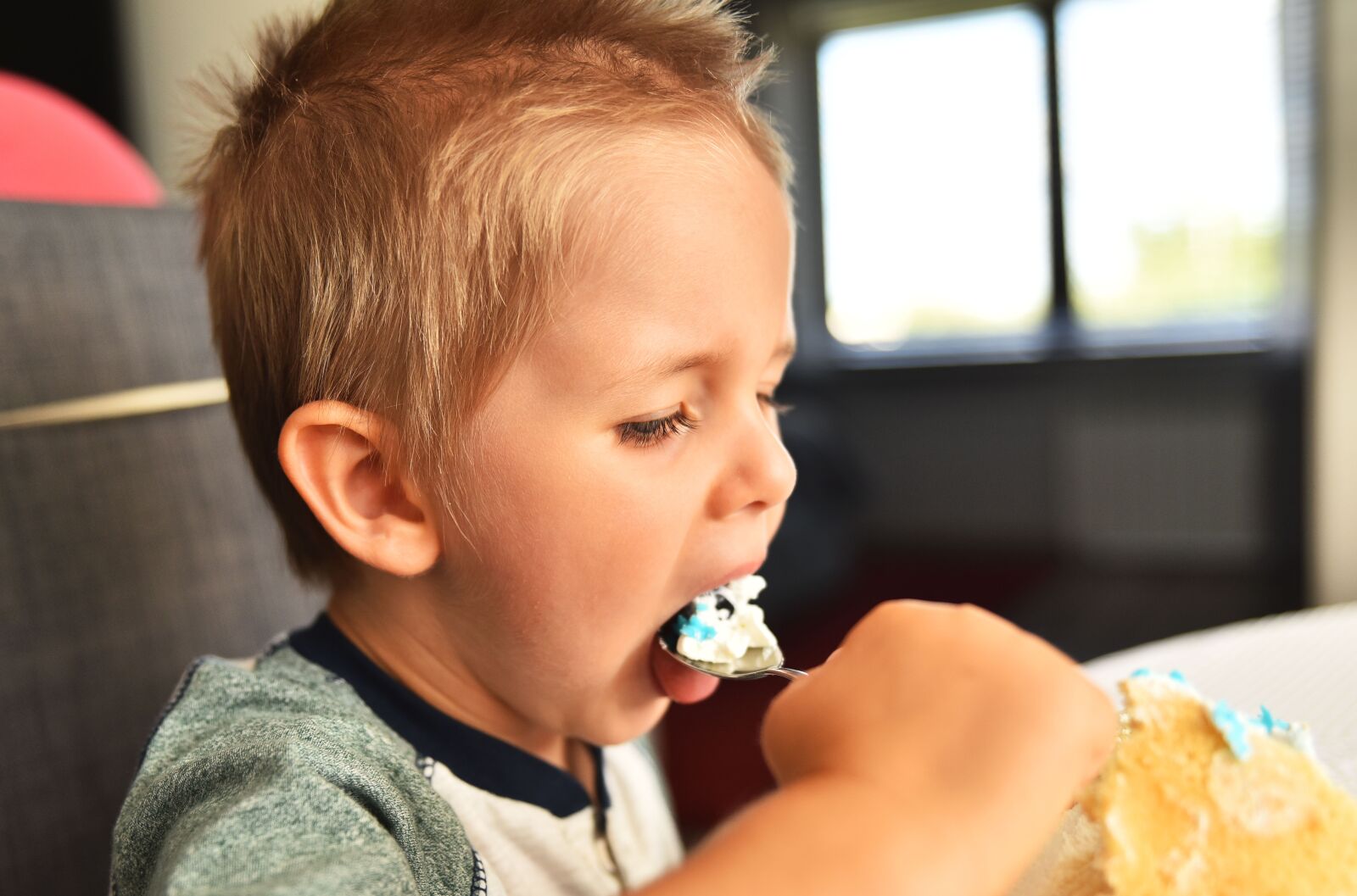 Nikon D750 sample photo. Child, cake, children photography
