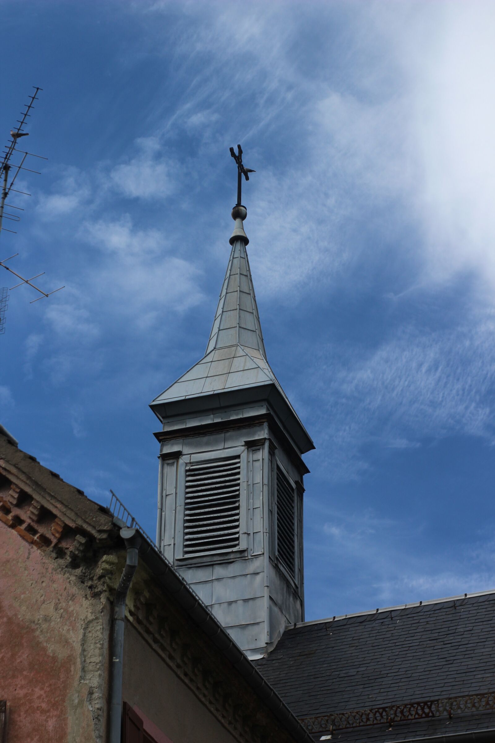 Canon EOS 1200D (EOS Rebel T5 / EOS Kiss X70 / EOS Hi) sample photo. Church, sky, cruz photography