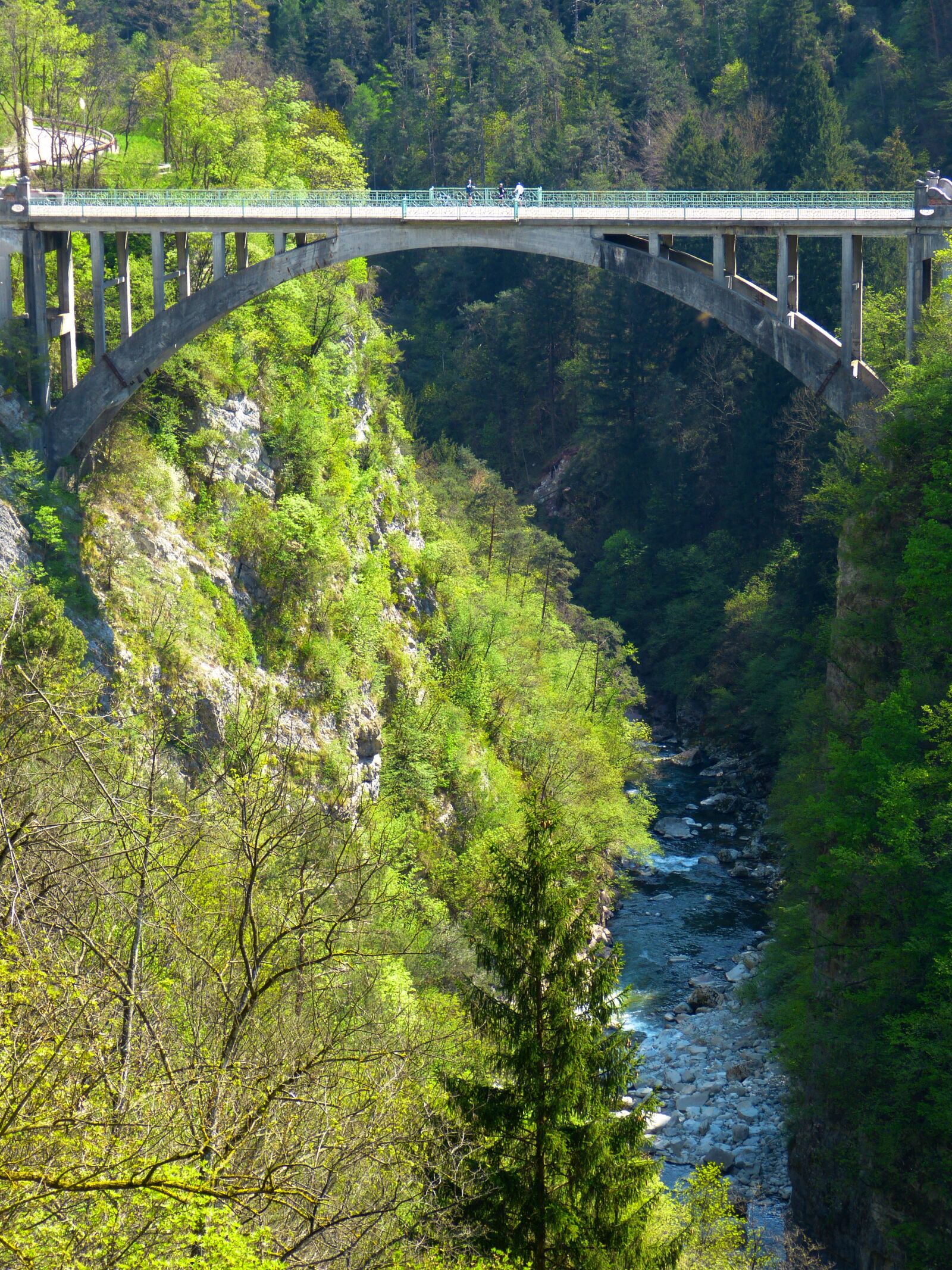 Panasonic Lumix DMC-FZ150 sample photo. Bridge, high, dangerous photography