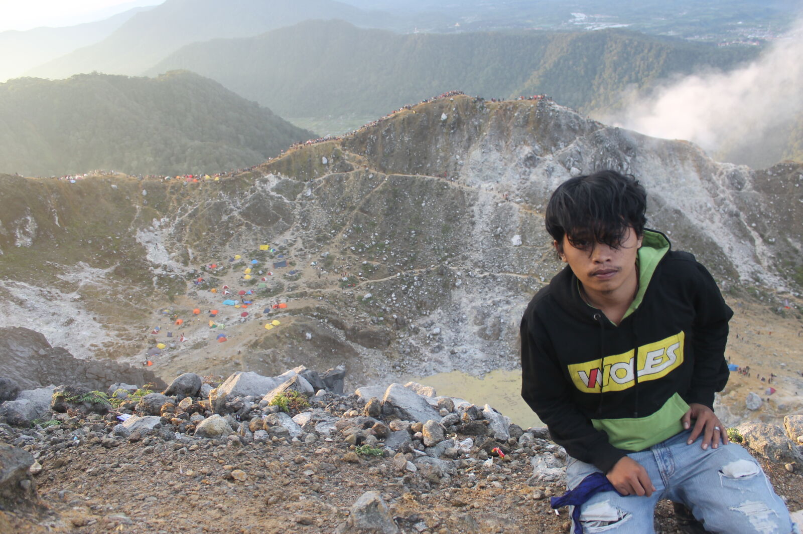 Canon EOS 1100D (EOS Rebel T3 / EOS Kiss X50) sample photo. Berastagi, boy, camping, climbing photography