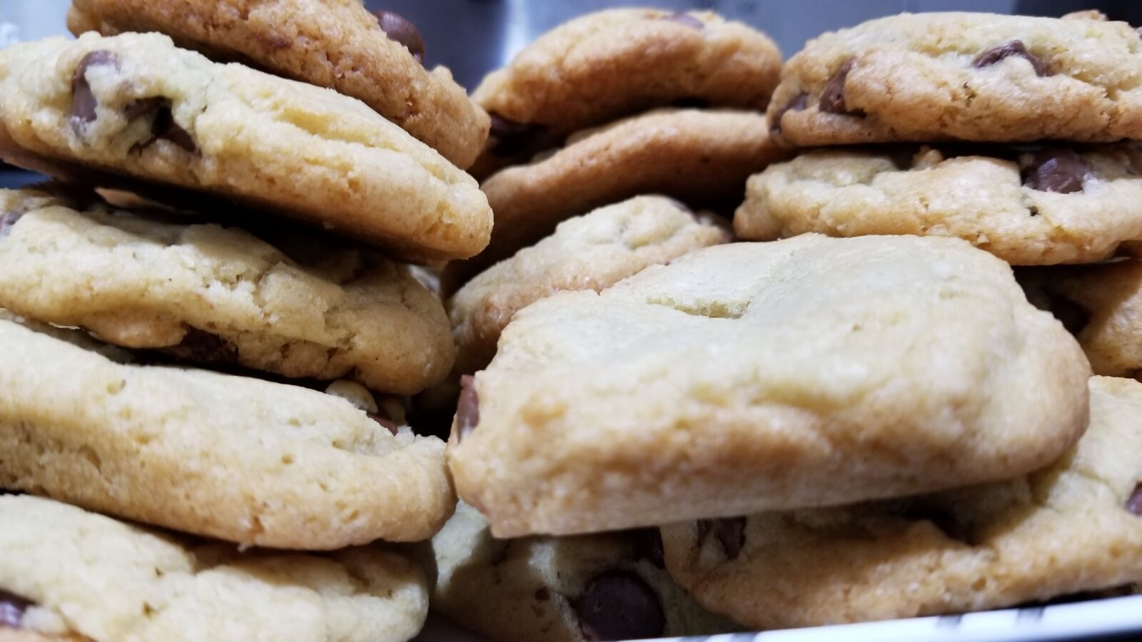 Samsung Galaxy S8 sample photo. Cookies, chocolate chip cookies photography