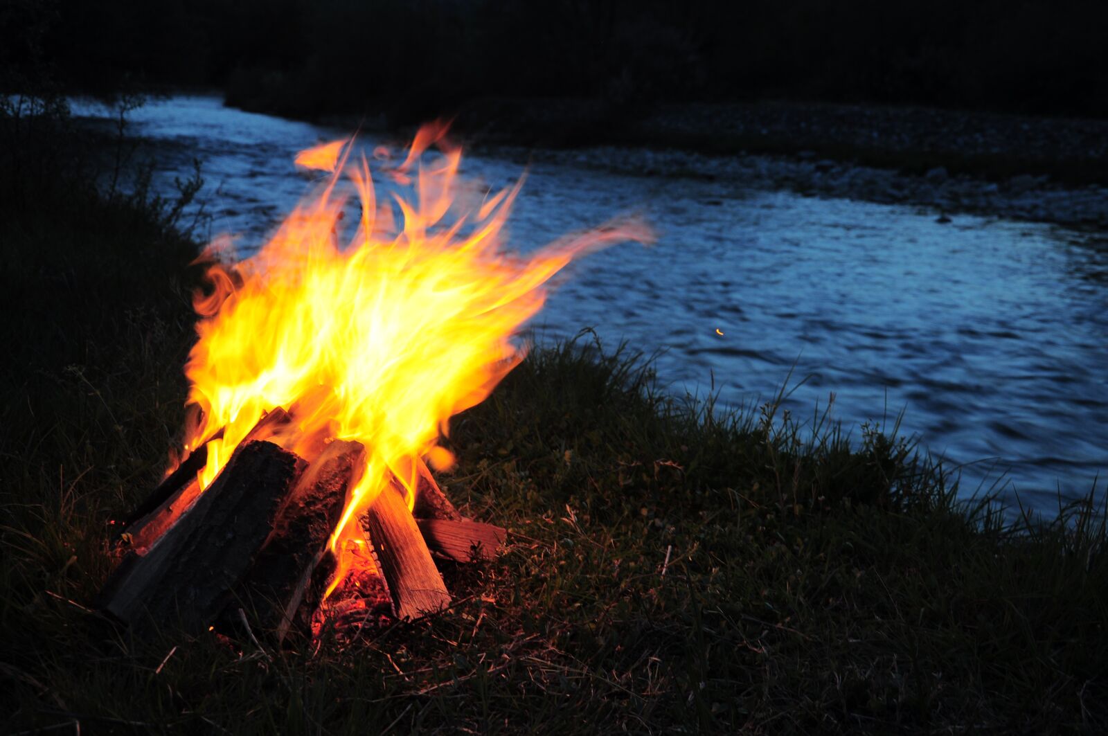 Nikon D90 sample photo. Campfire, ali, river photography