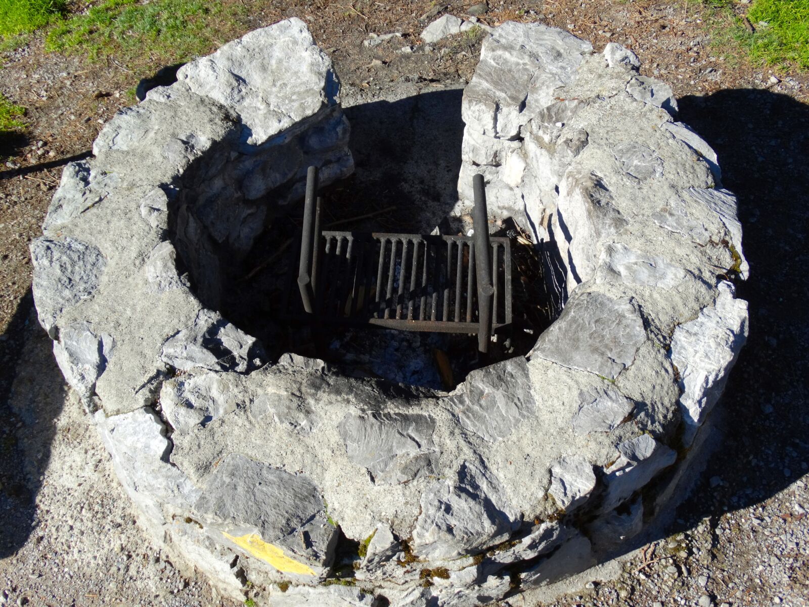 Sony Cyber-shot DSC-HX300 sample photo. Fireplace, resting place, migratory photography