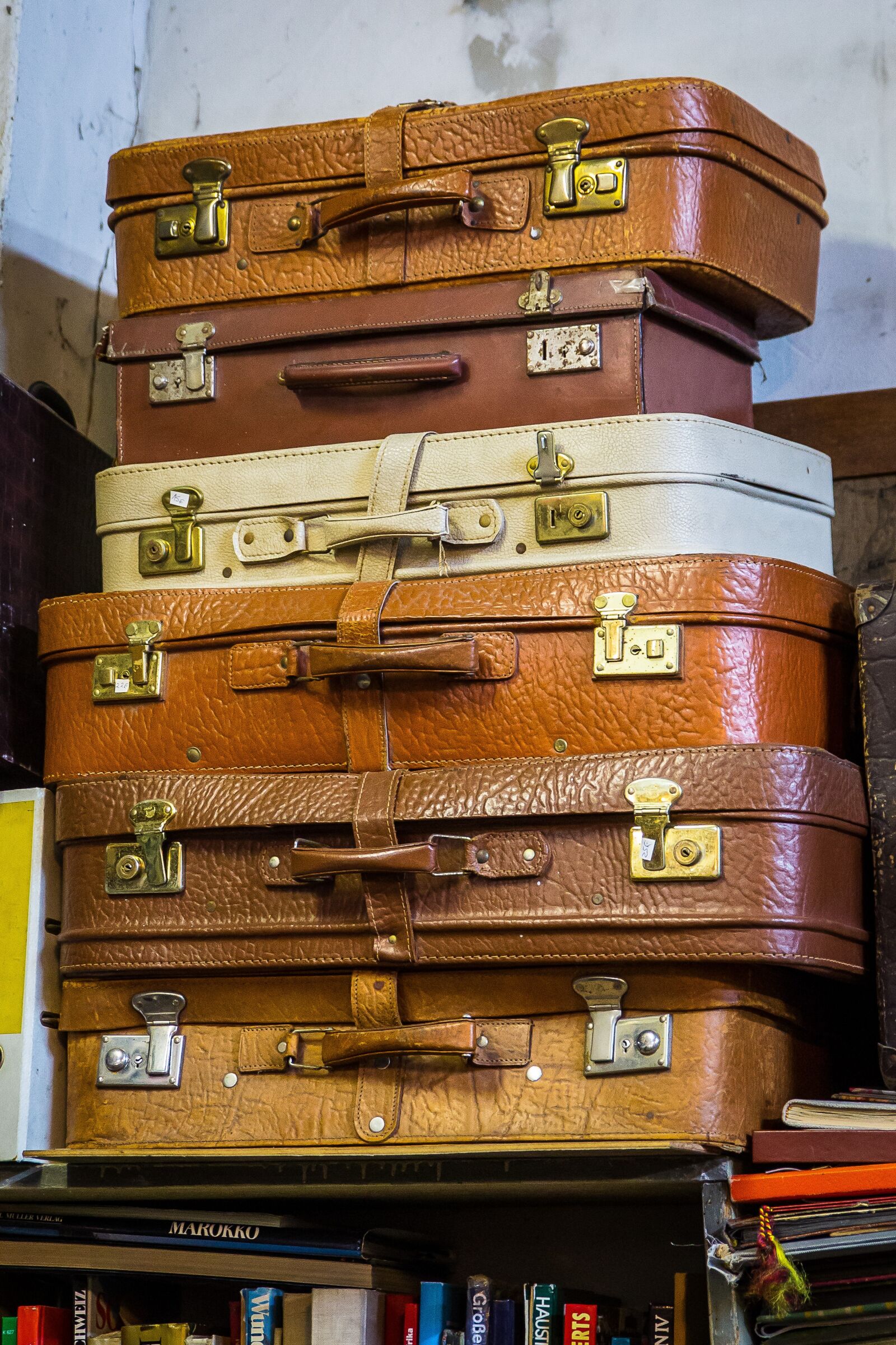 Canon EOS 5D Mark III sample photo. Luggage, packaging, go away photography