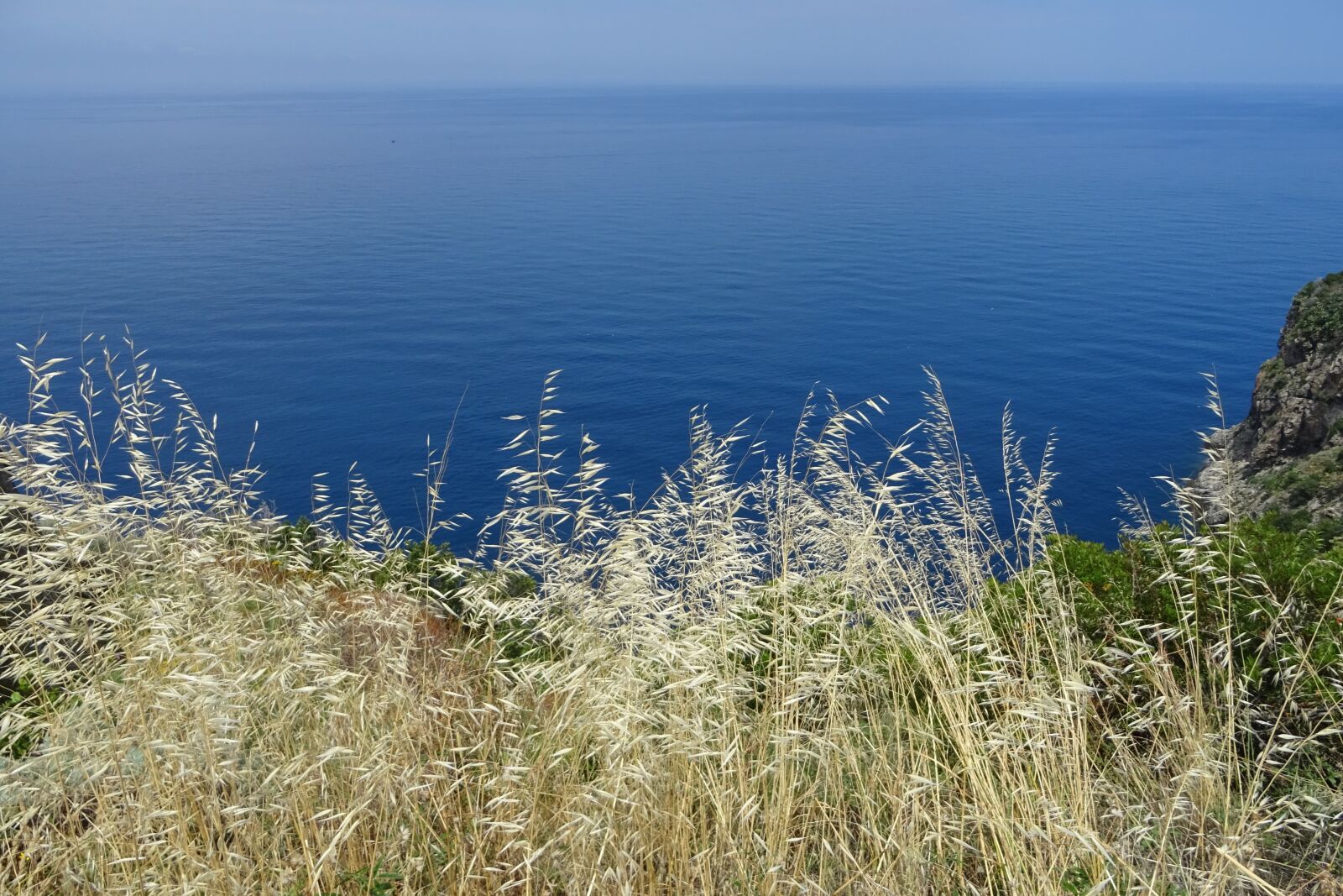 Sony DSC-HX60 sample photo. Sea, blue, water photography