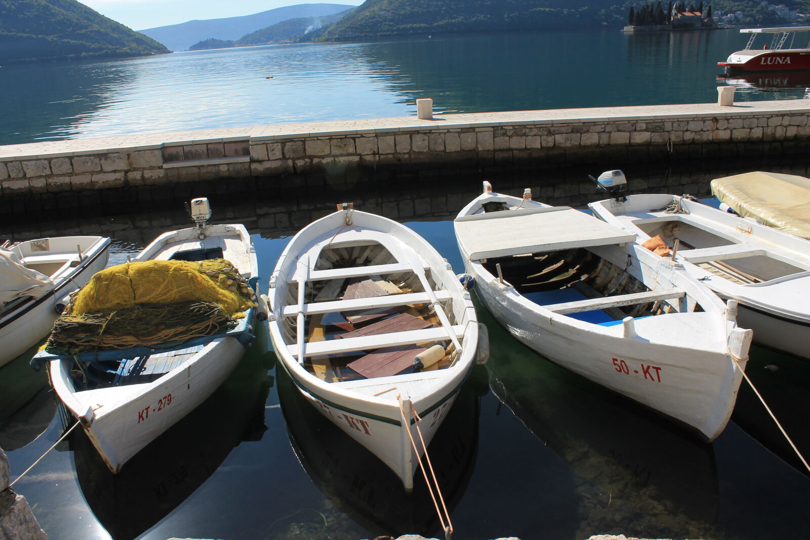 Canon EOS 1100D (EOS Rebel T3 / EOS Kiss X50) sample photo. Boats, nature, sea, sky photography