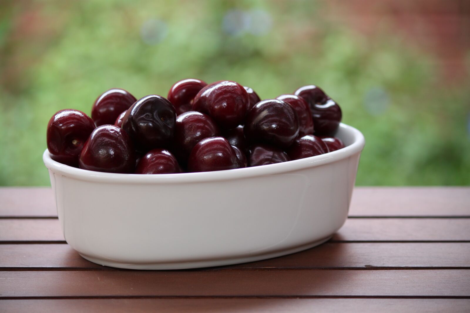Canon EOS 500D (EOS Rebel T1i / EOS Kiss X3) sample photo. Cherry, cherries, fruit photography