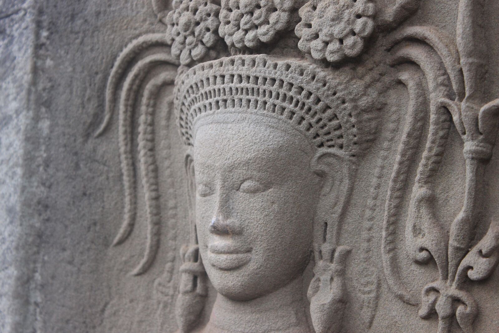 Canon EOS 600D (Rebel EOS T3i / EOS Kiss X5) sample photo. Sculpture, religion, people photography