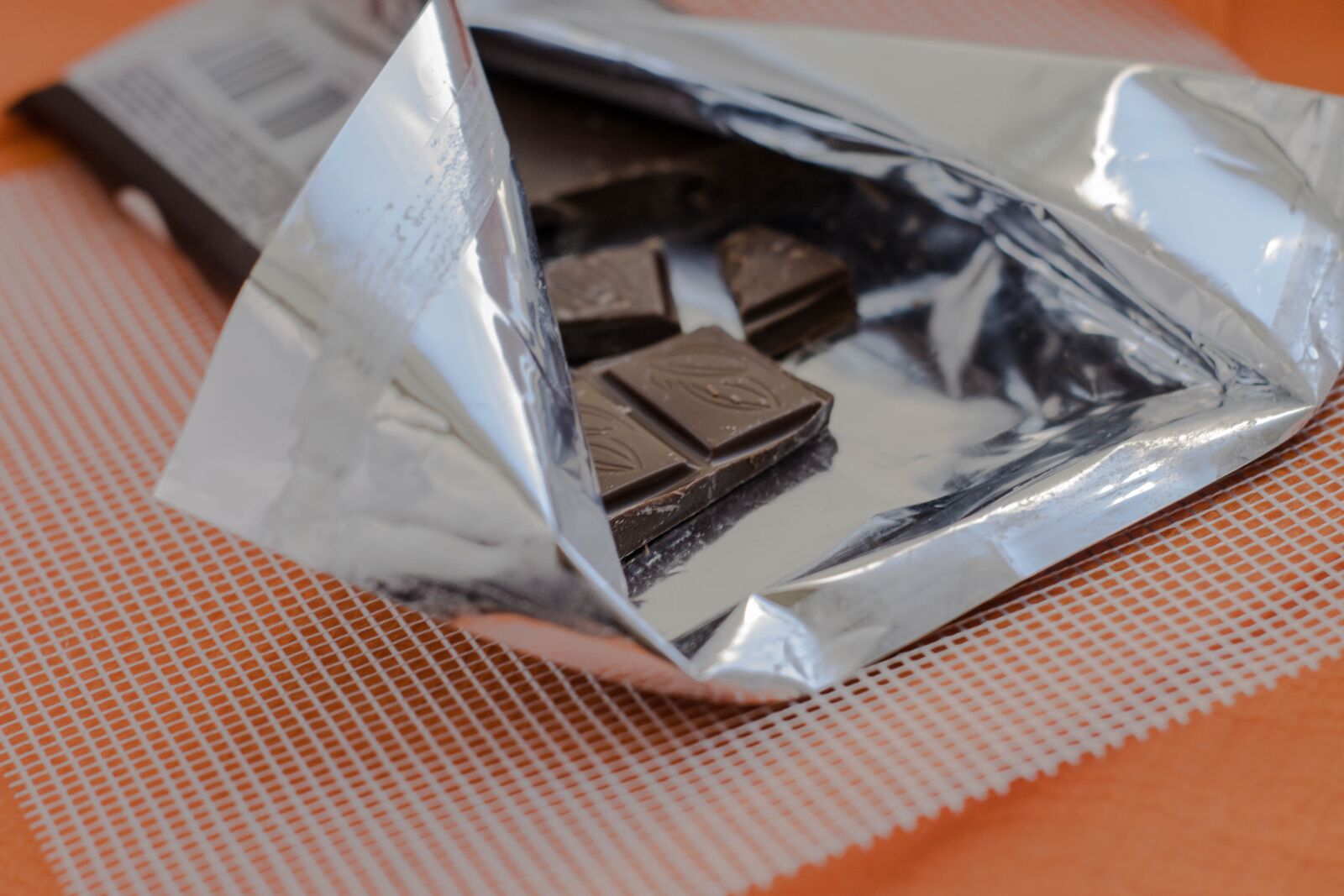 Canon EOS 1100D (EOS Rebel T3 / EOS Kiss X50) sample photo. Paper, food, chocolate photography