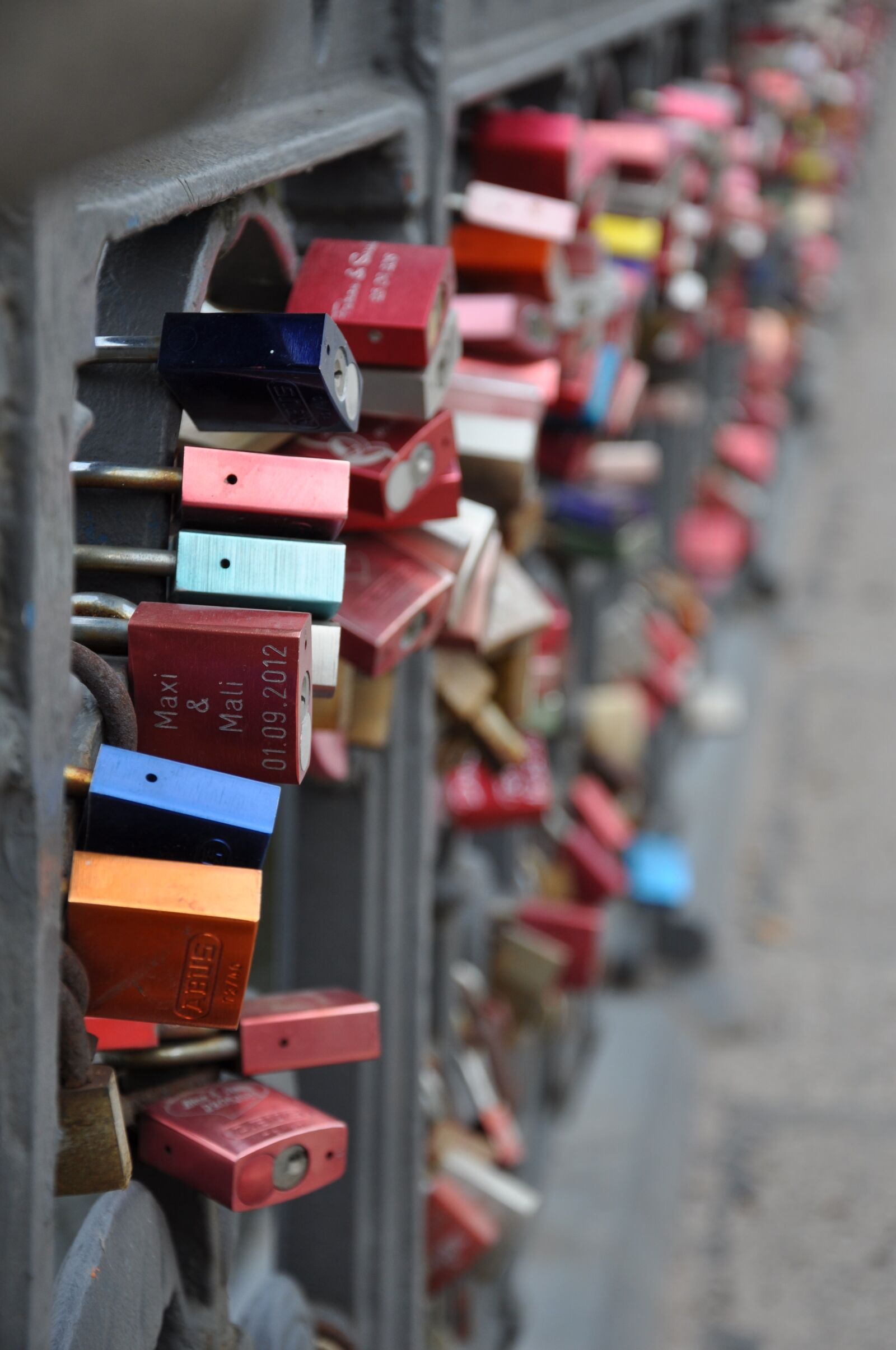 Nikon D90 sample photo. Love locks, bridge railing photography