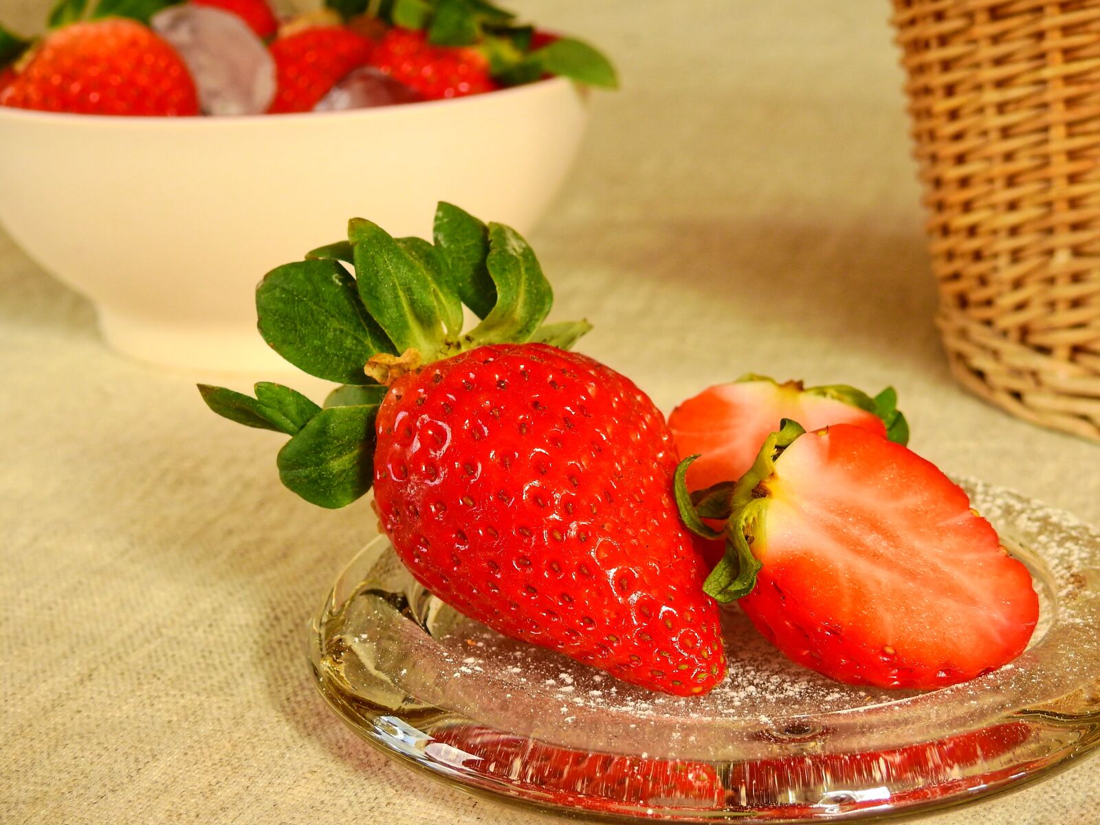 Nikon Coolpix P900 sample photo. Strawberries, berries, fruits photography