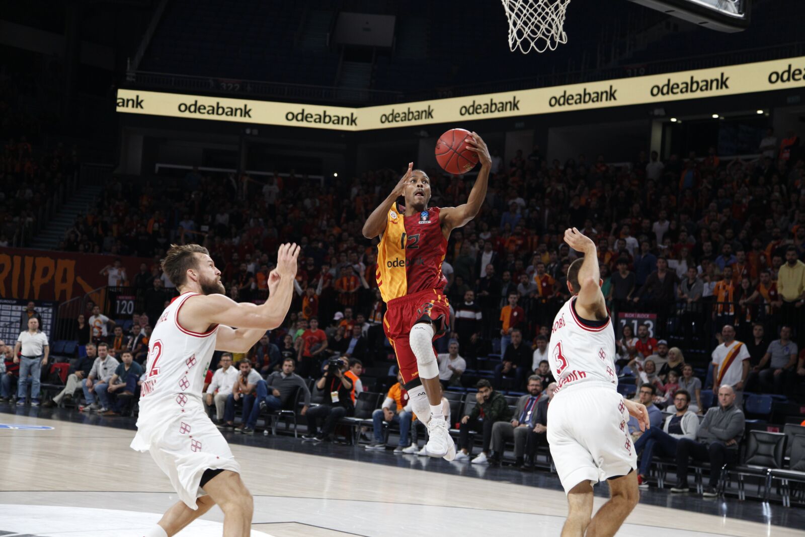 Canon EOS 5D Mark II sample photo. Galatasaray, odeabank, bayern photography