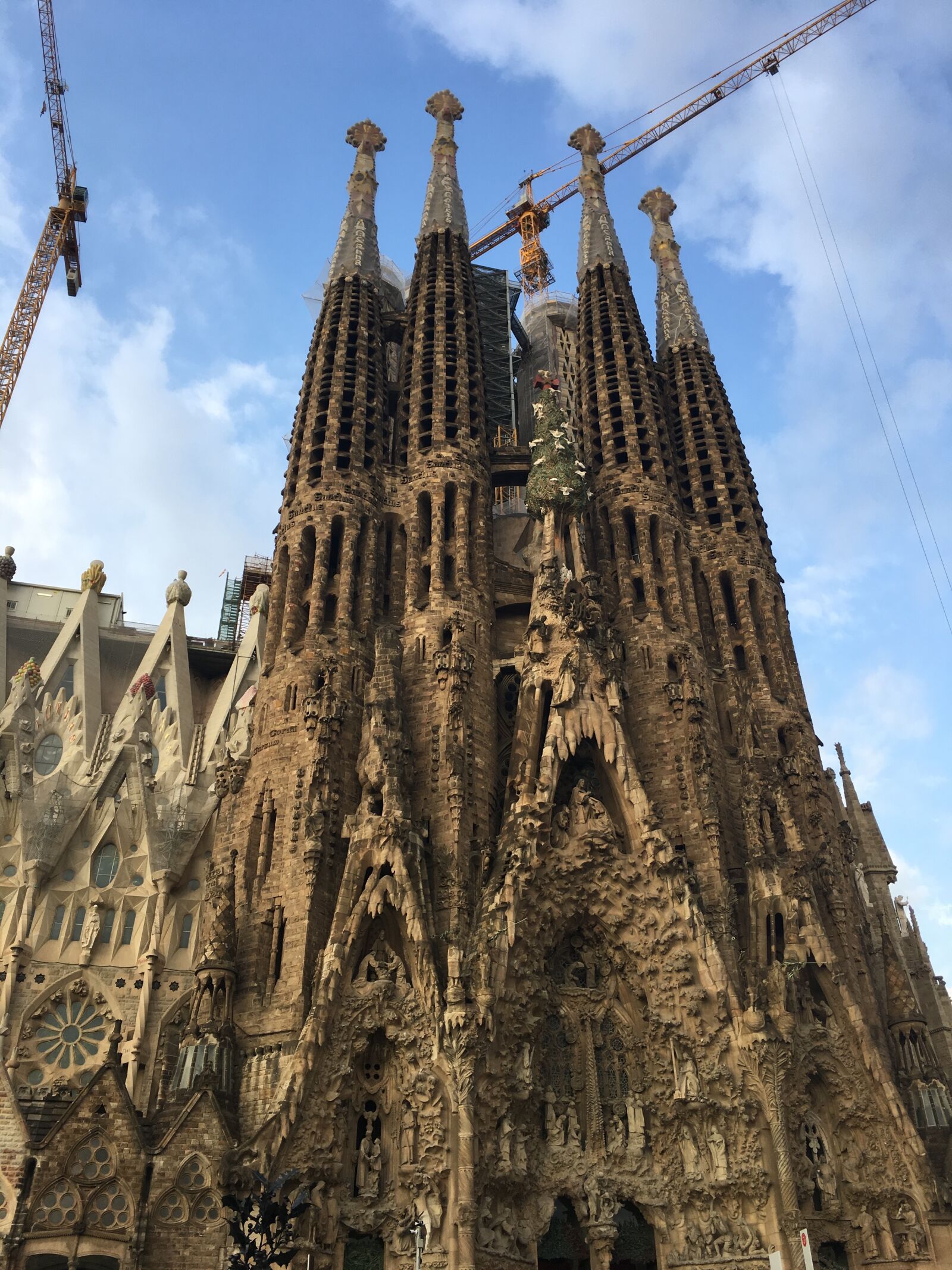 iPhone 6s Plus back camera 4.15mm f/2.2 sample photo. Sagrada fam lia, barcelona photography