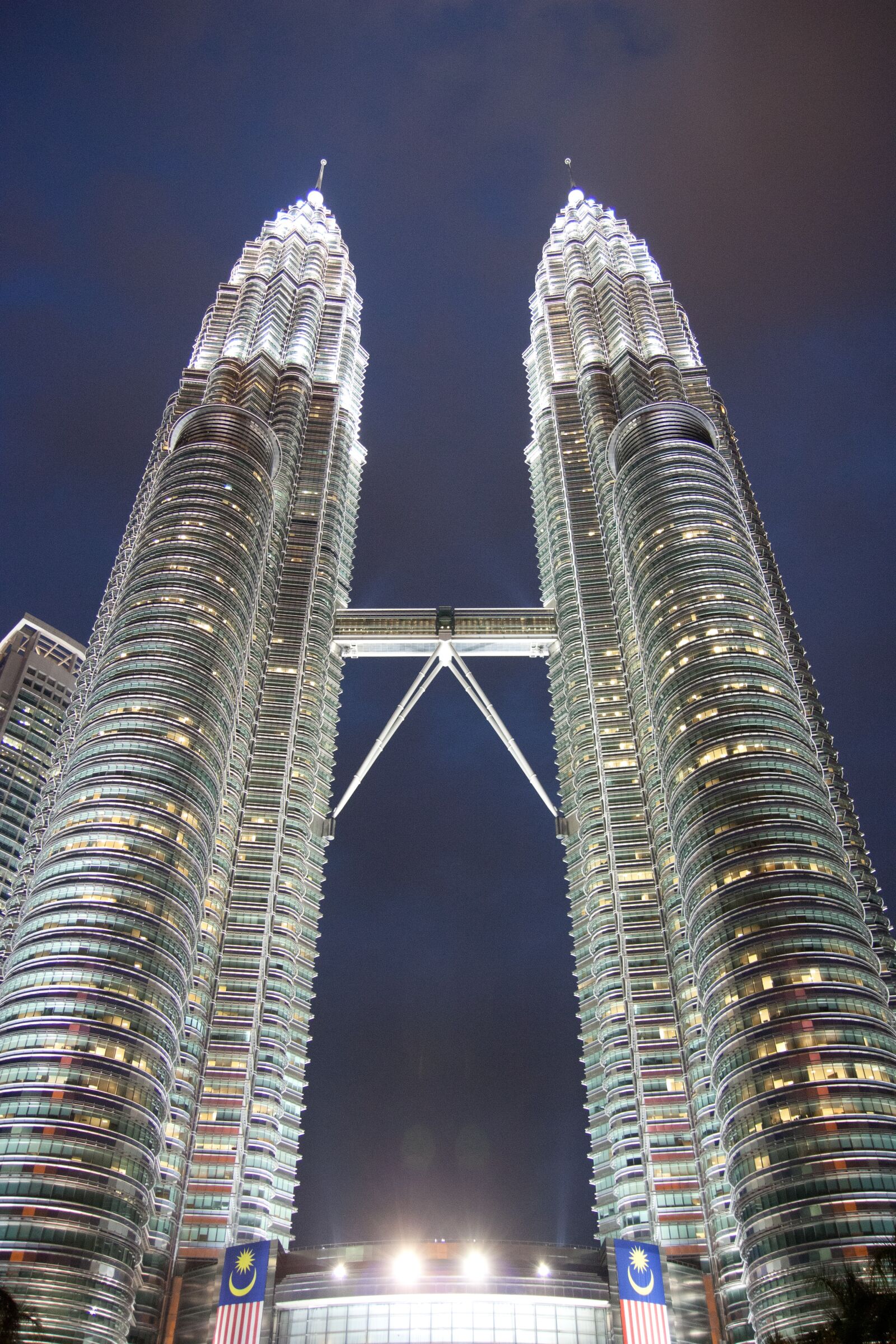Canon EOS 450D (EOS Rebel XSi / EOS Kiss X2) sample photo. Petronas towers, kuala lumpur photography